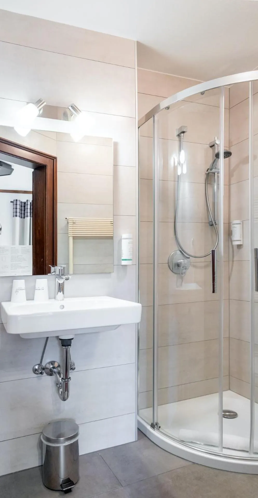 Shower in Hôtel au Heimbach