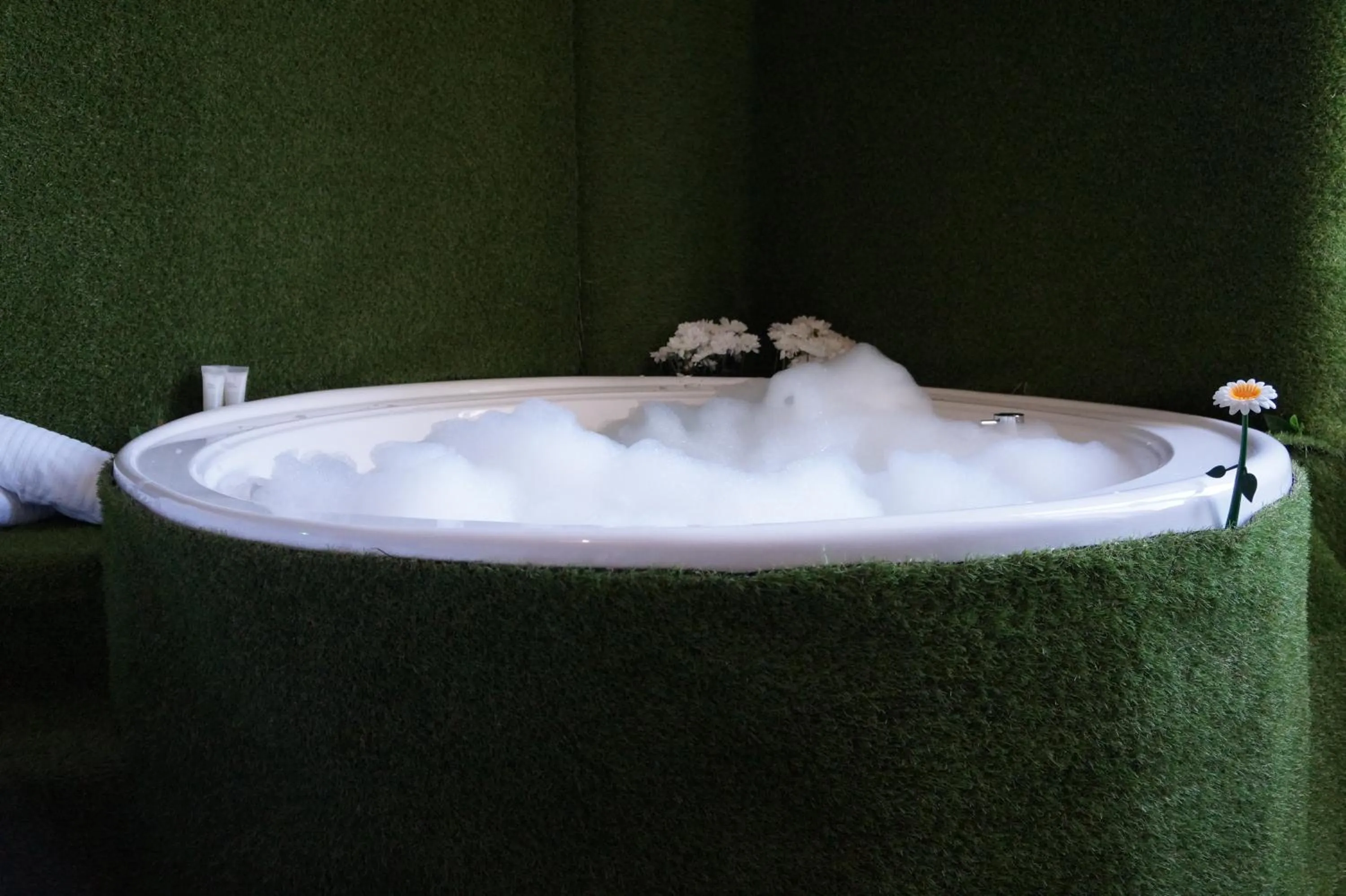 Hot Tub in Jacuzzi Rooms