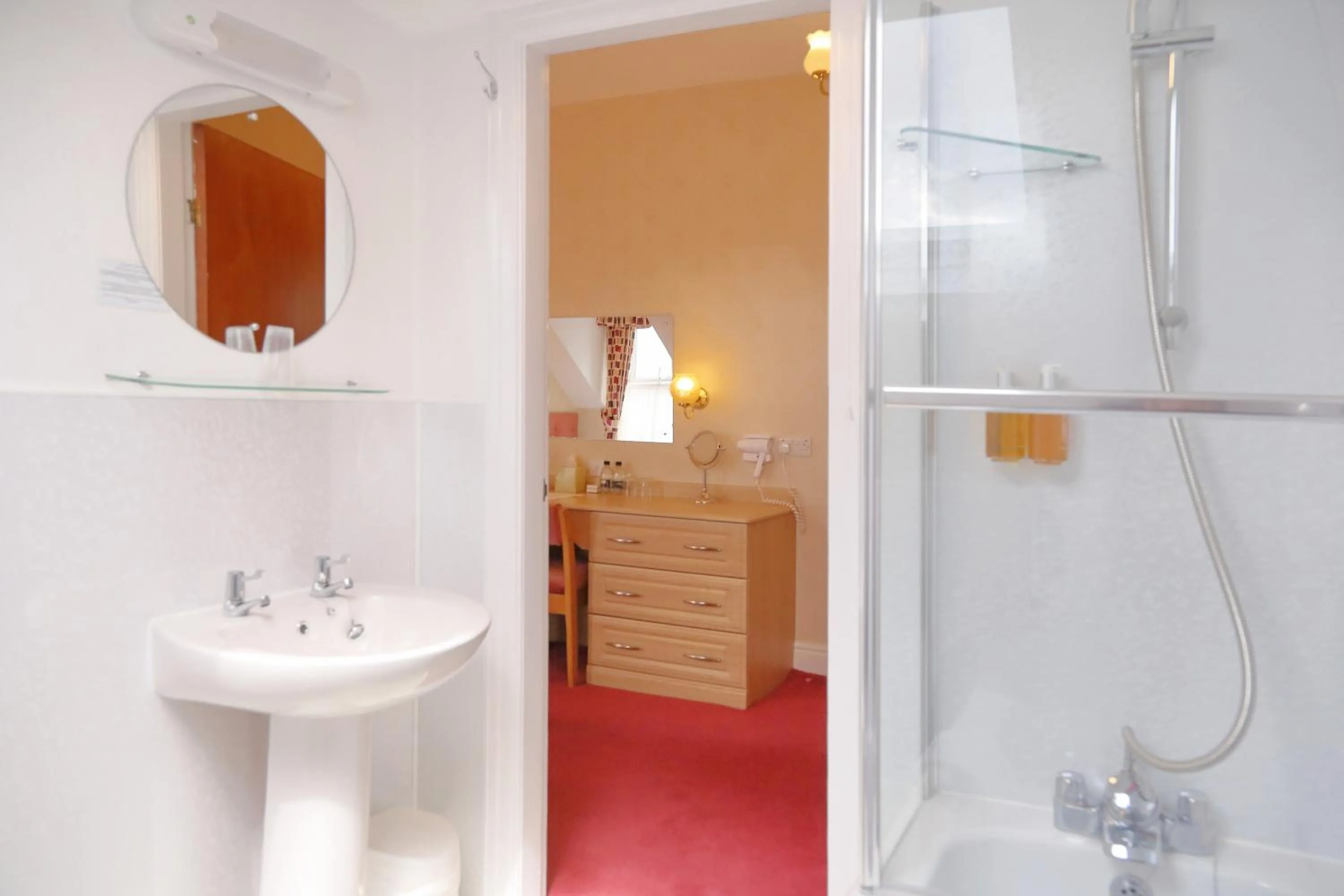 Bathroom in Saxonville Hotel