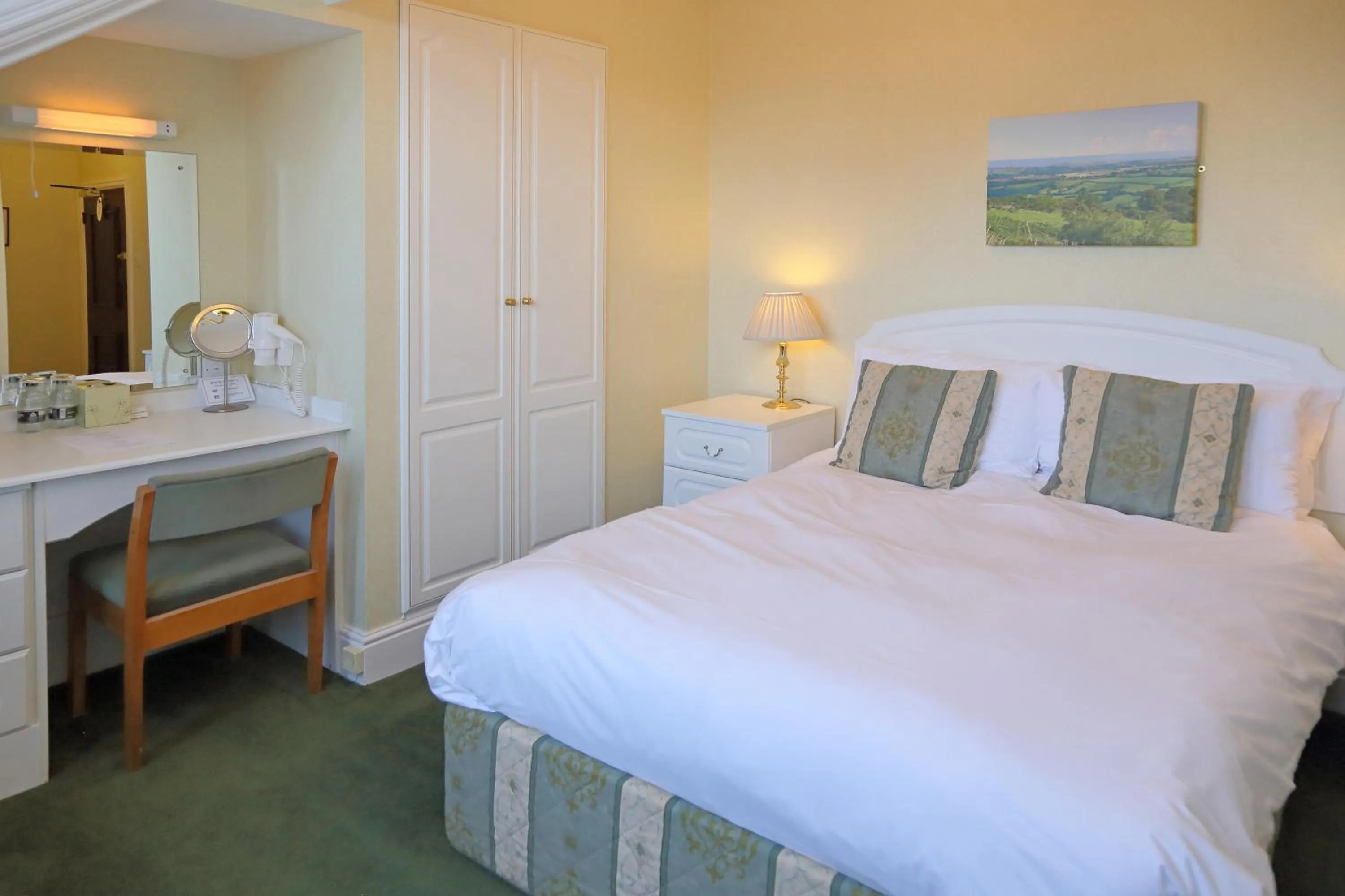 Bed in Saxonville Hotel