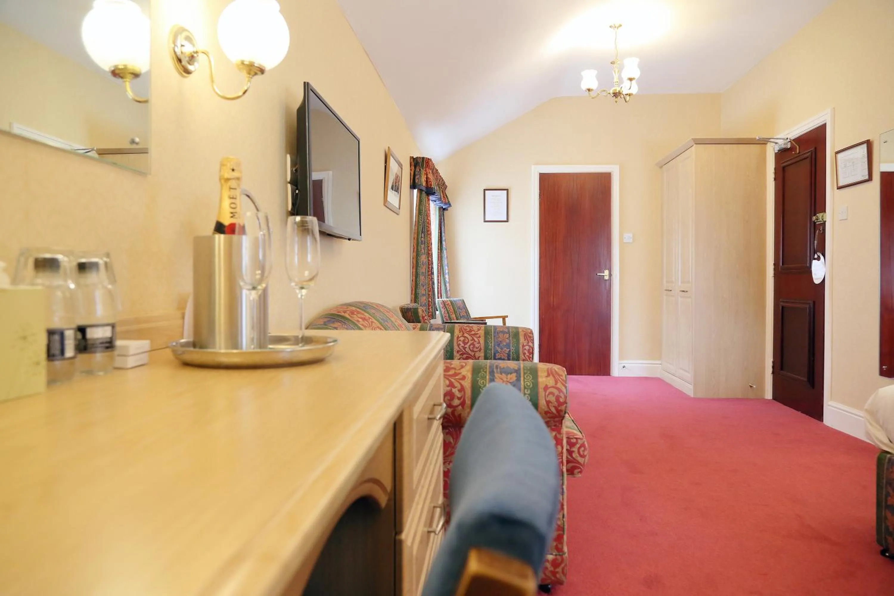 Bedroom in Saxonville Hotel