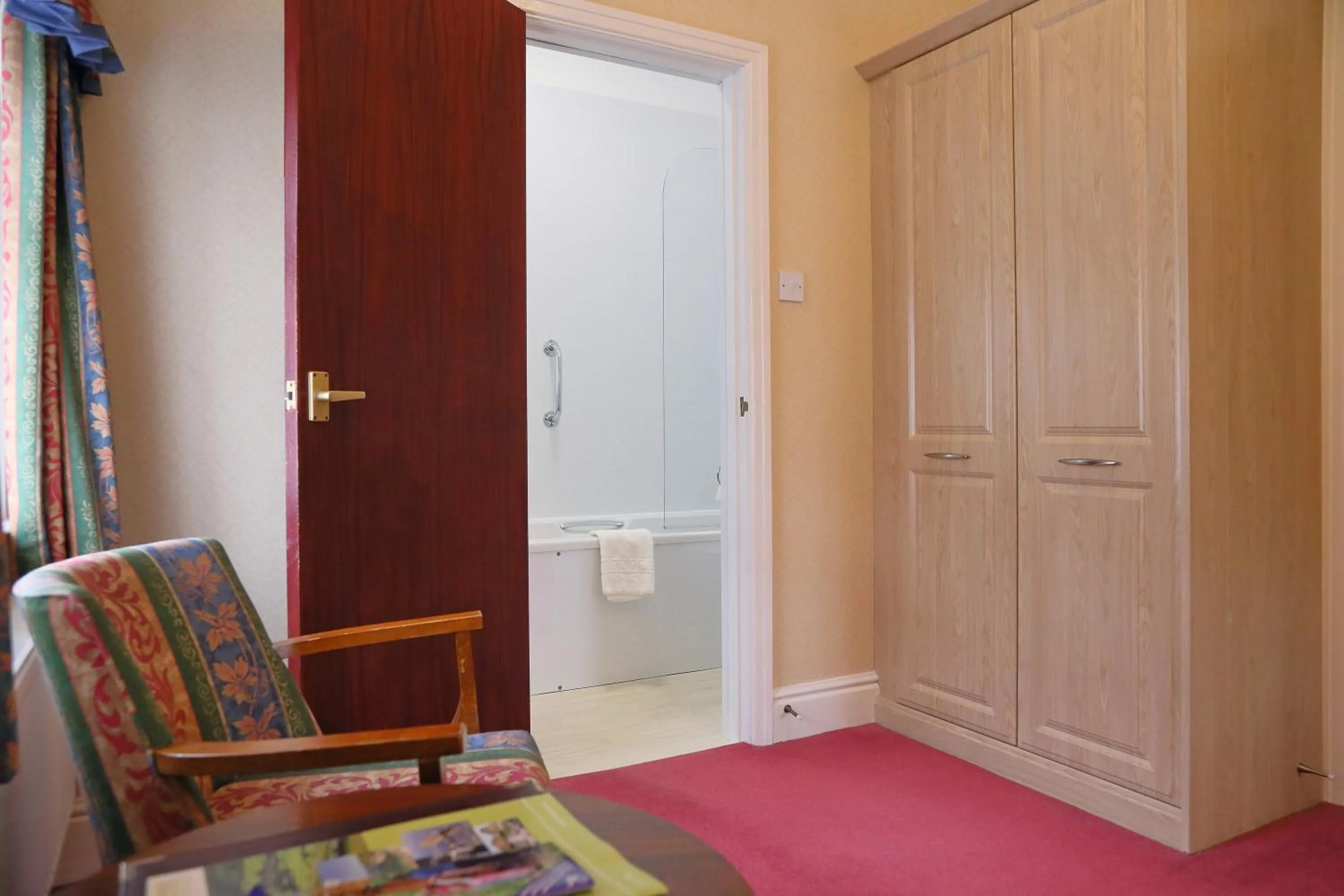 Bedroom in Saxonville Hotel