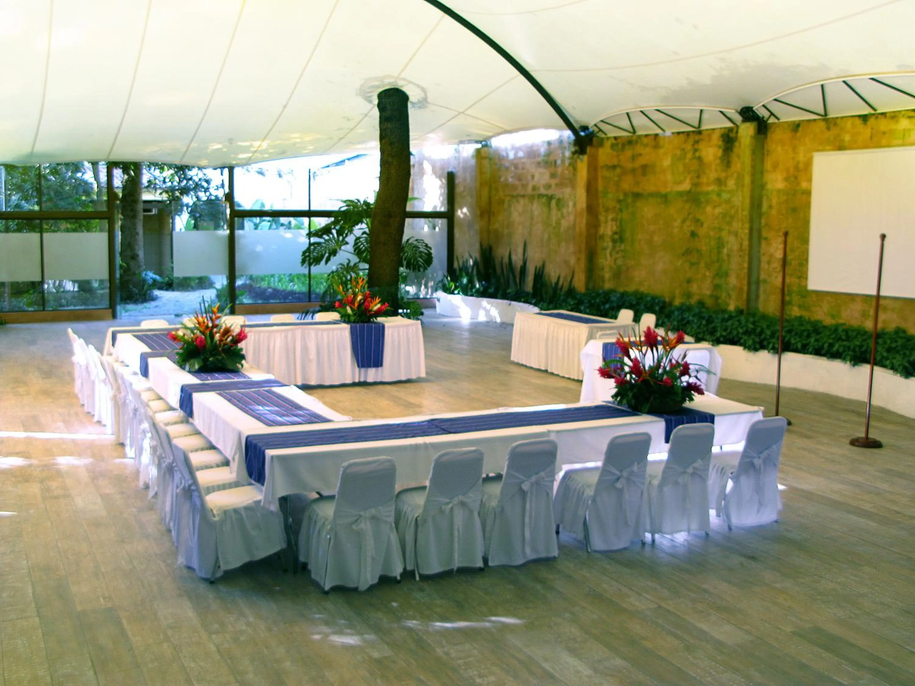 Banquet/Function facilities in Hotel Las Farolas