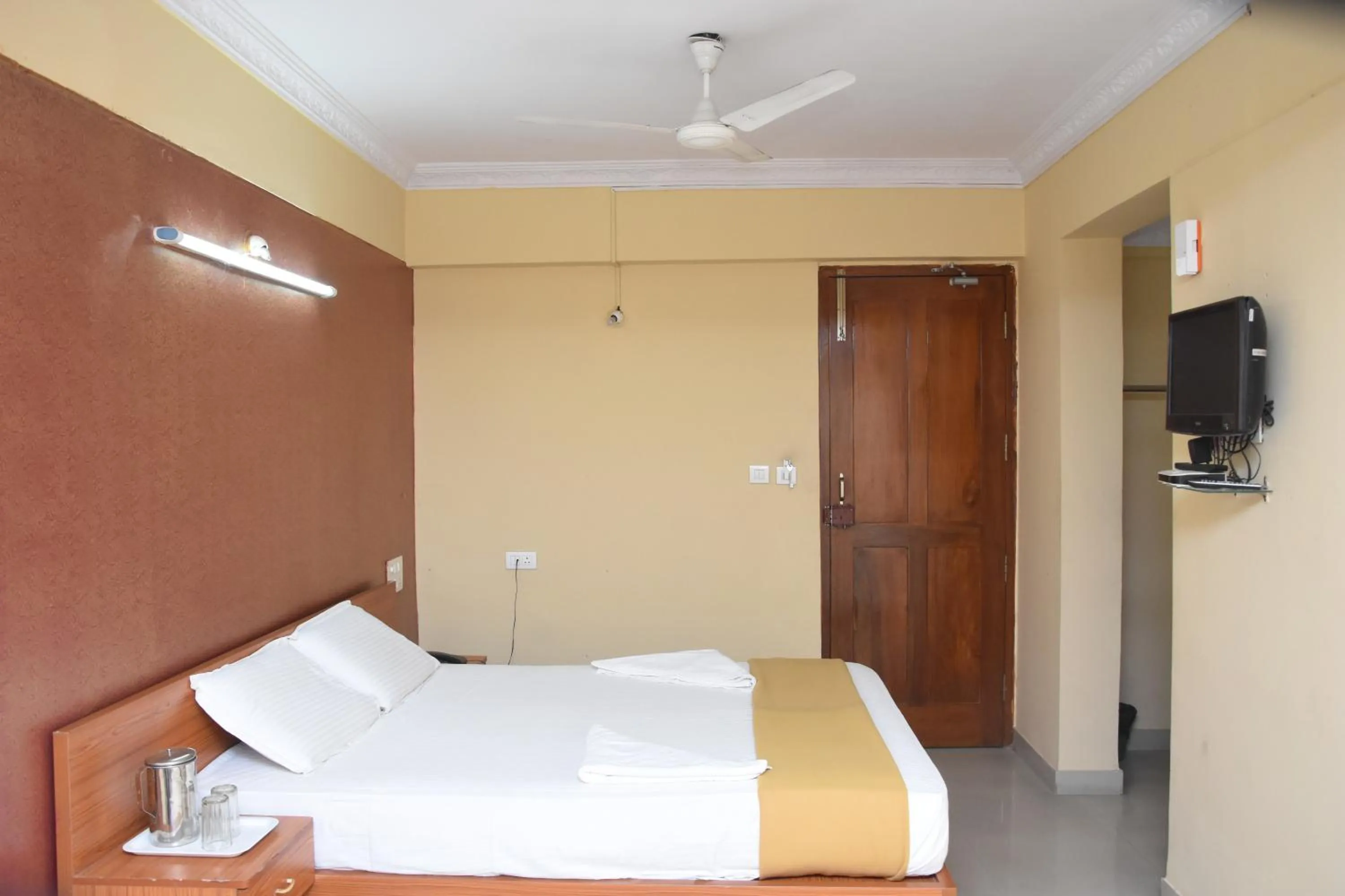 Bed in Hotel Surya Residency Majestic