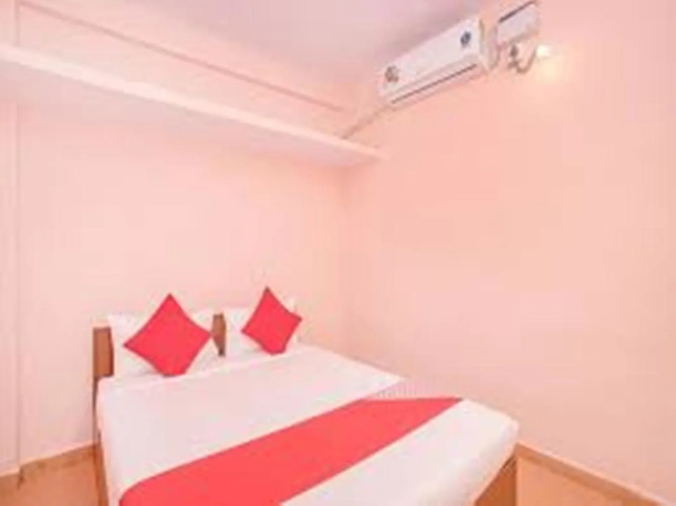 Bed in Hotel Surya Residency Majestic