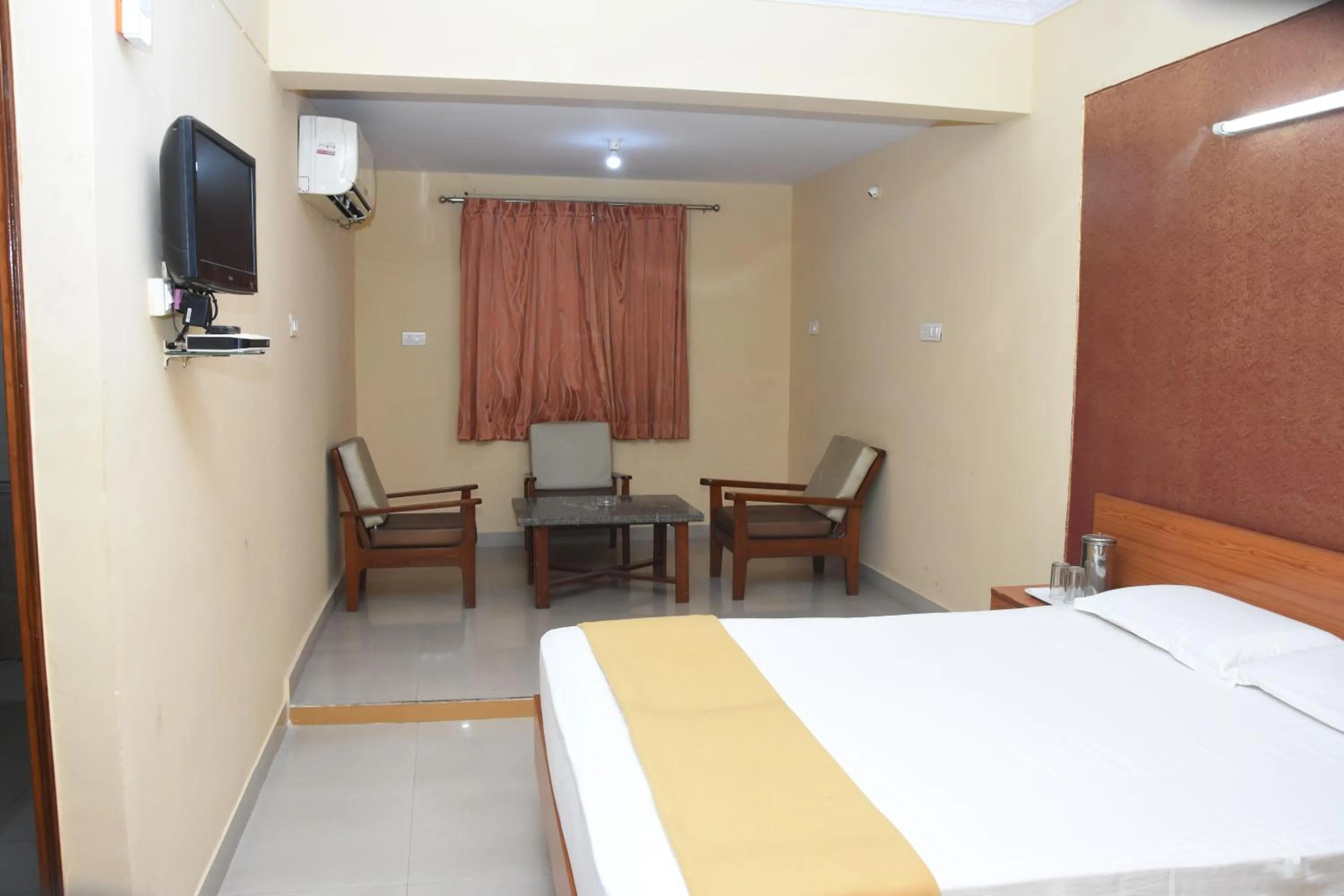 Bed in Hotel Surya Residency Majestic