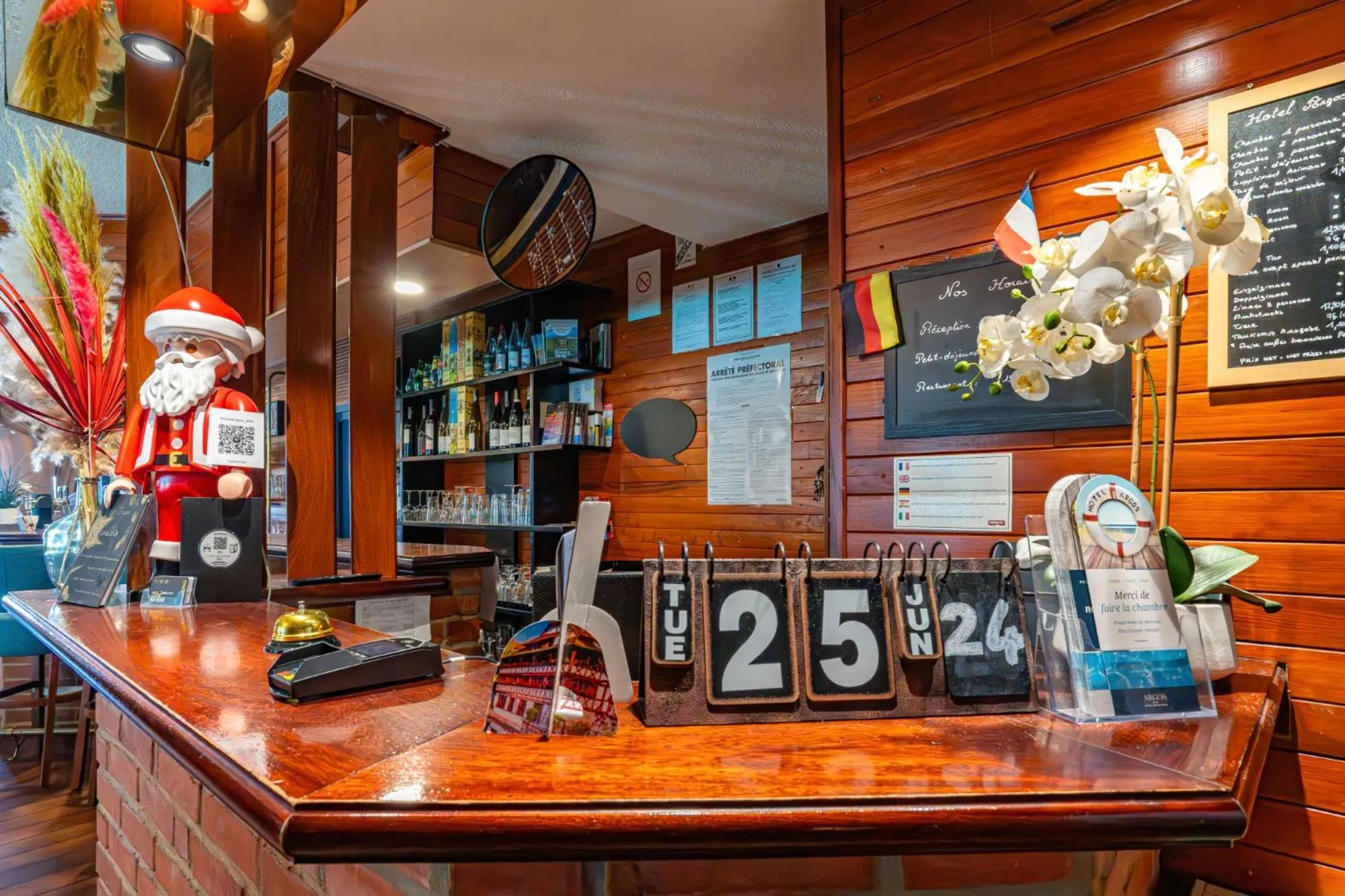 Lobby or reception in Hotel Restaurant Argos, Strasbourg Nord