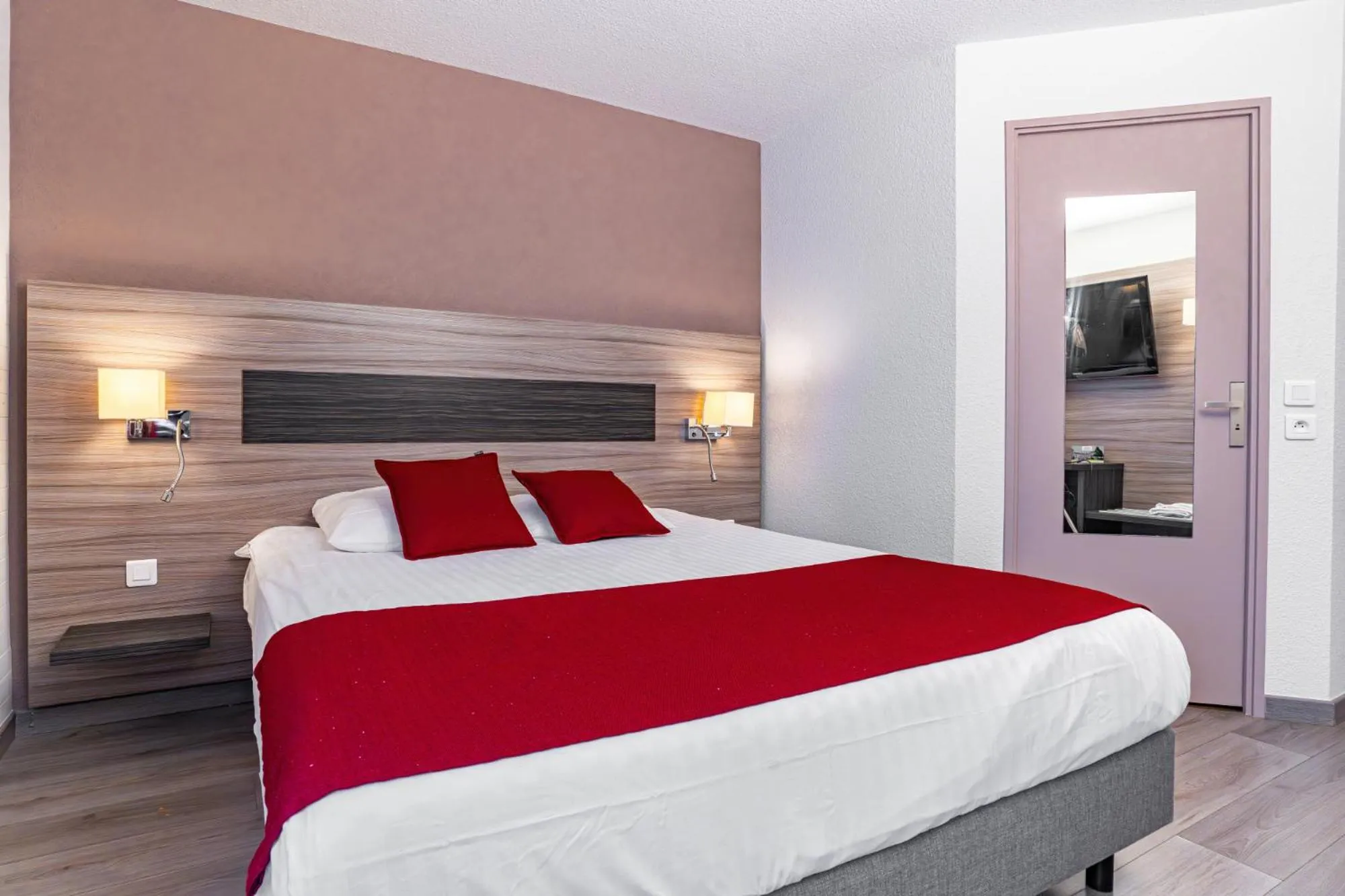 Bed in Hotel Restaurant Argos, Strasbourg Nord