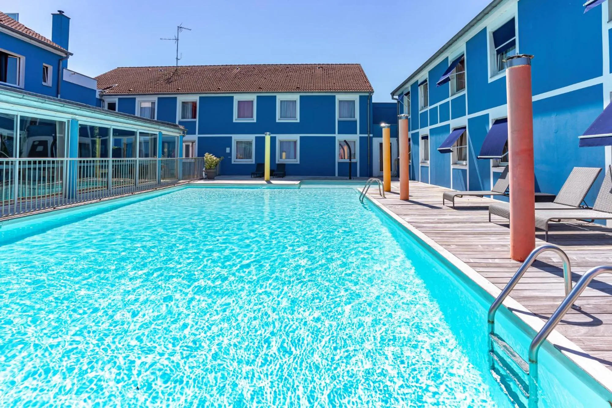 Swimming pool in Hotel Restaurant Argos, Strasbourg Nord