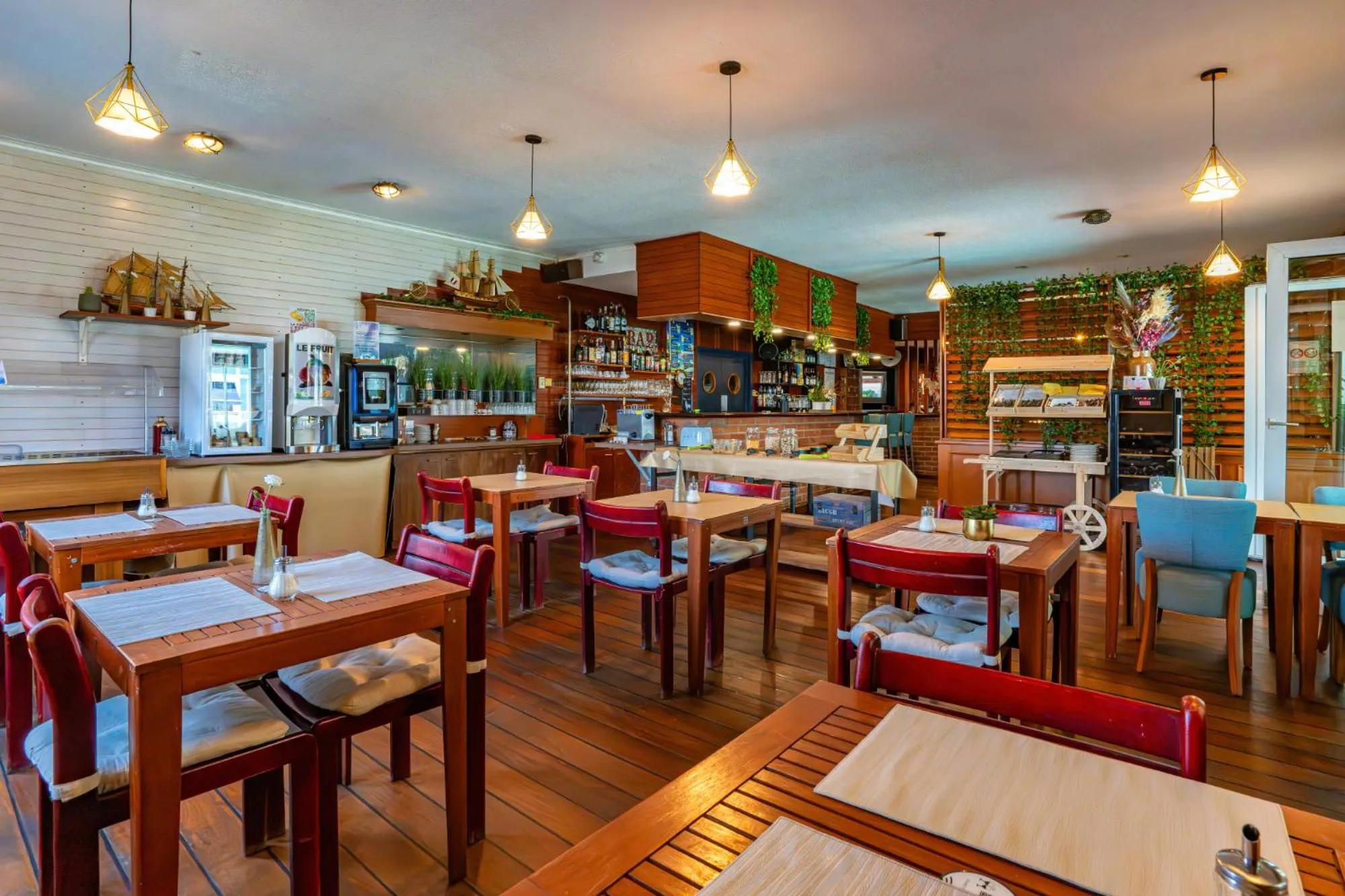 Restaurant/places to eat in Hotel Restaurant Argos, Strasbourg Nord