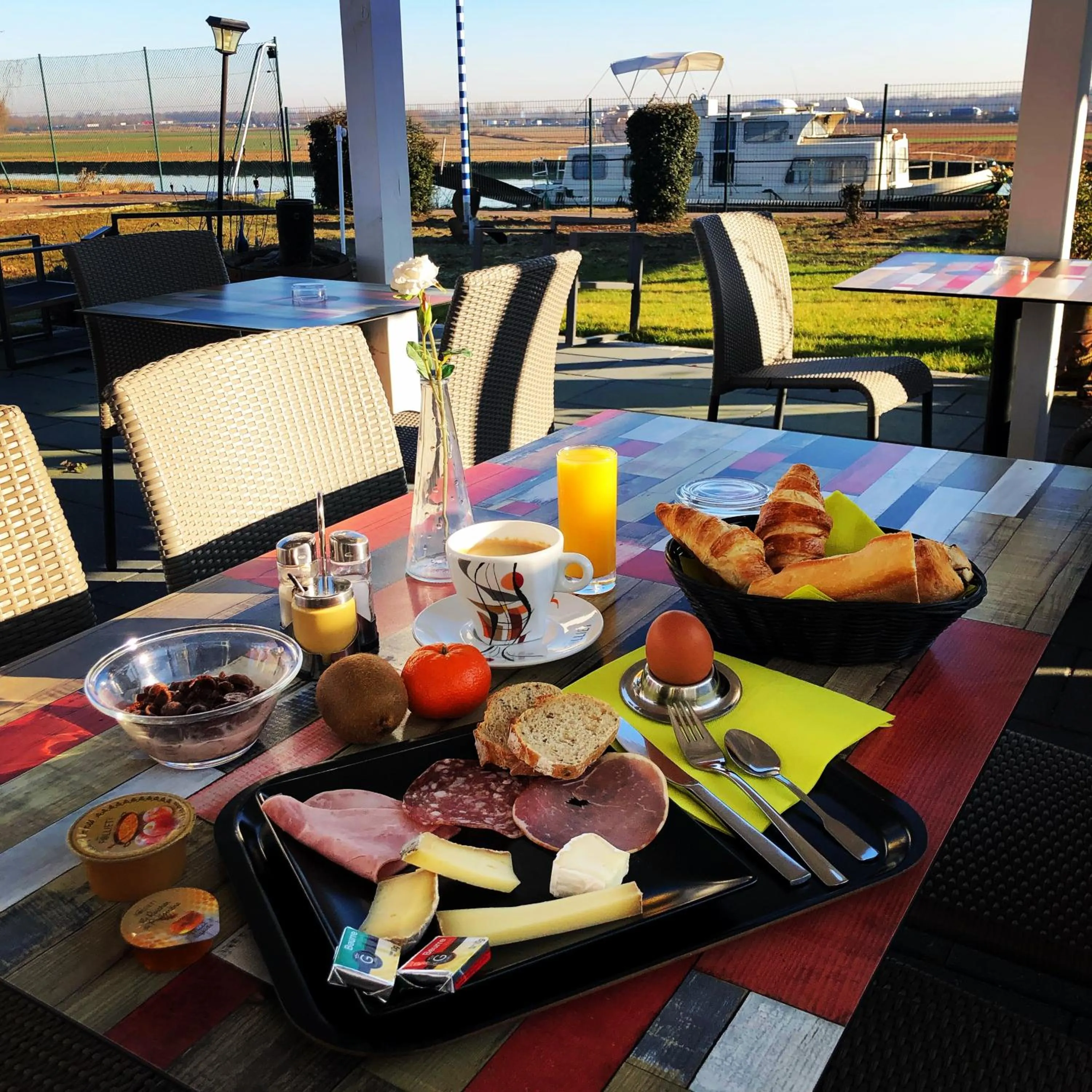 Patio in Hotel Restaurant Argos, Strasbourg Nord