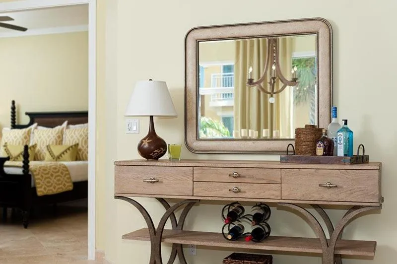 Decorative detail in The Venetian on Grace Bay