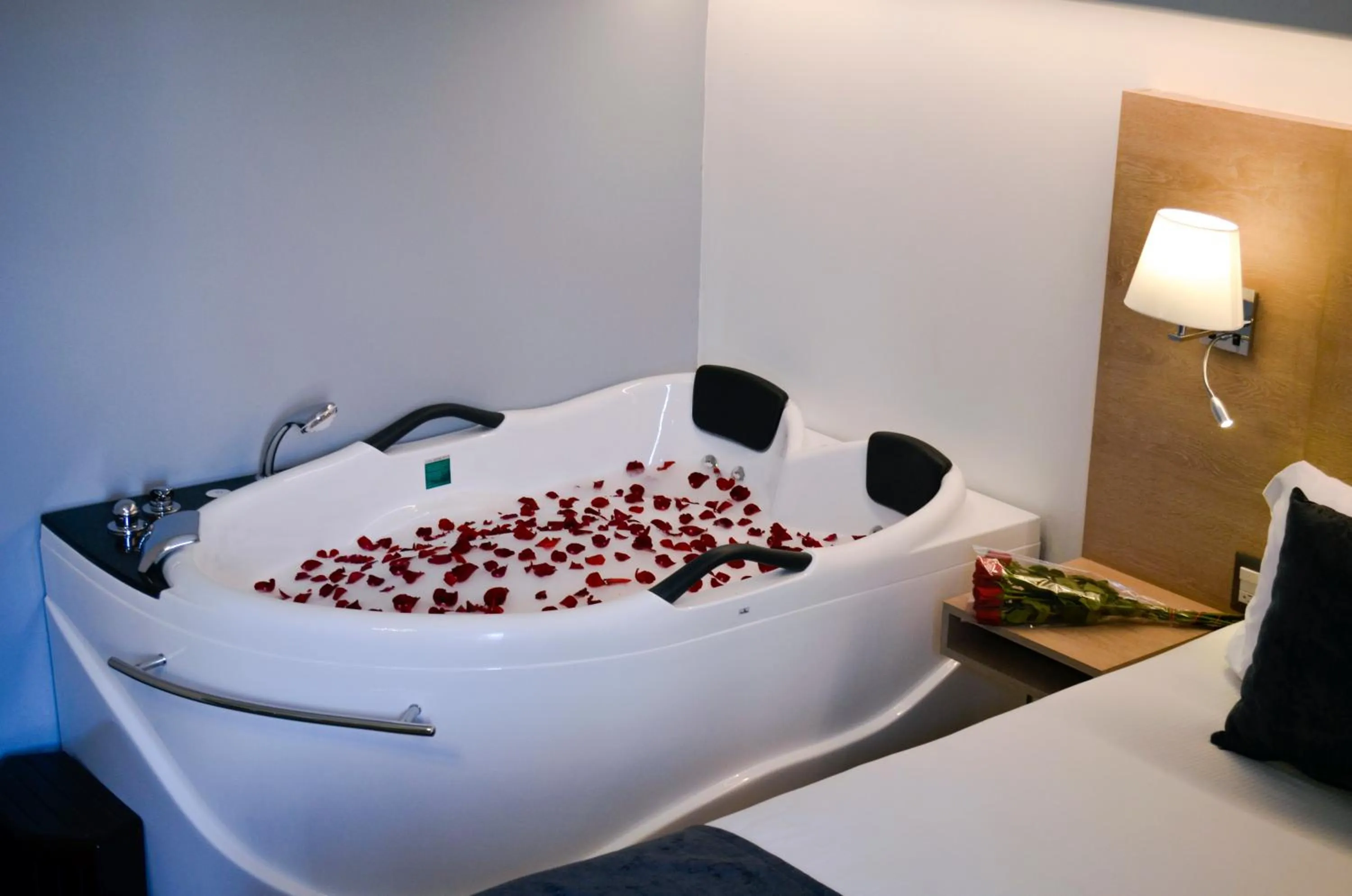 Bed in Casa Bella Boutique Hotel