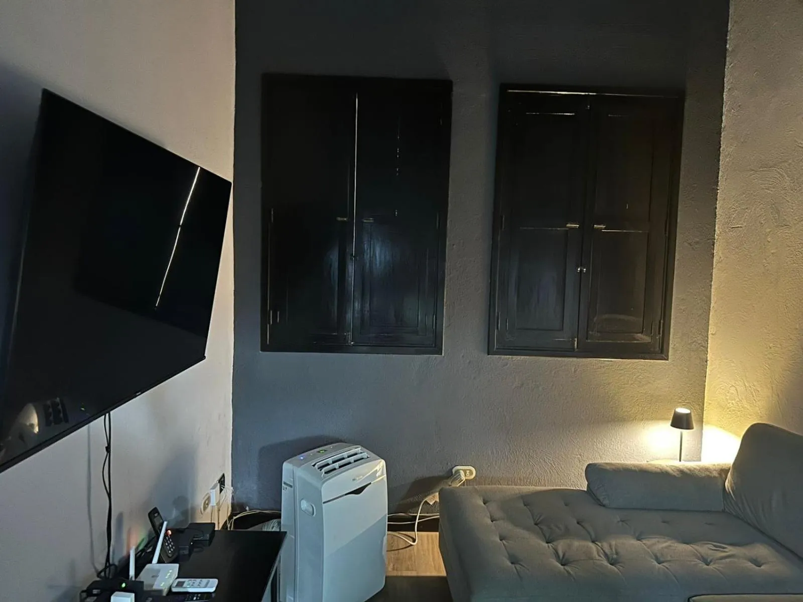 Communal lounge/ TV room in Casa Bella Boutique Hotel