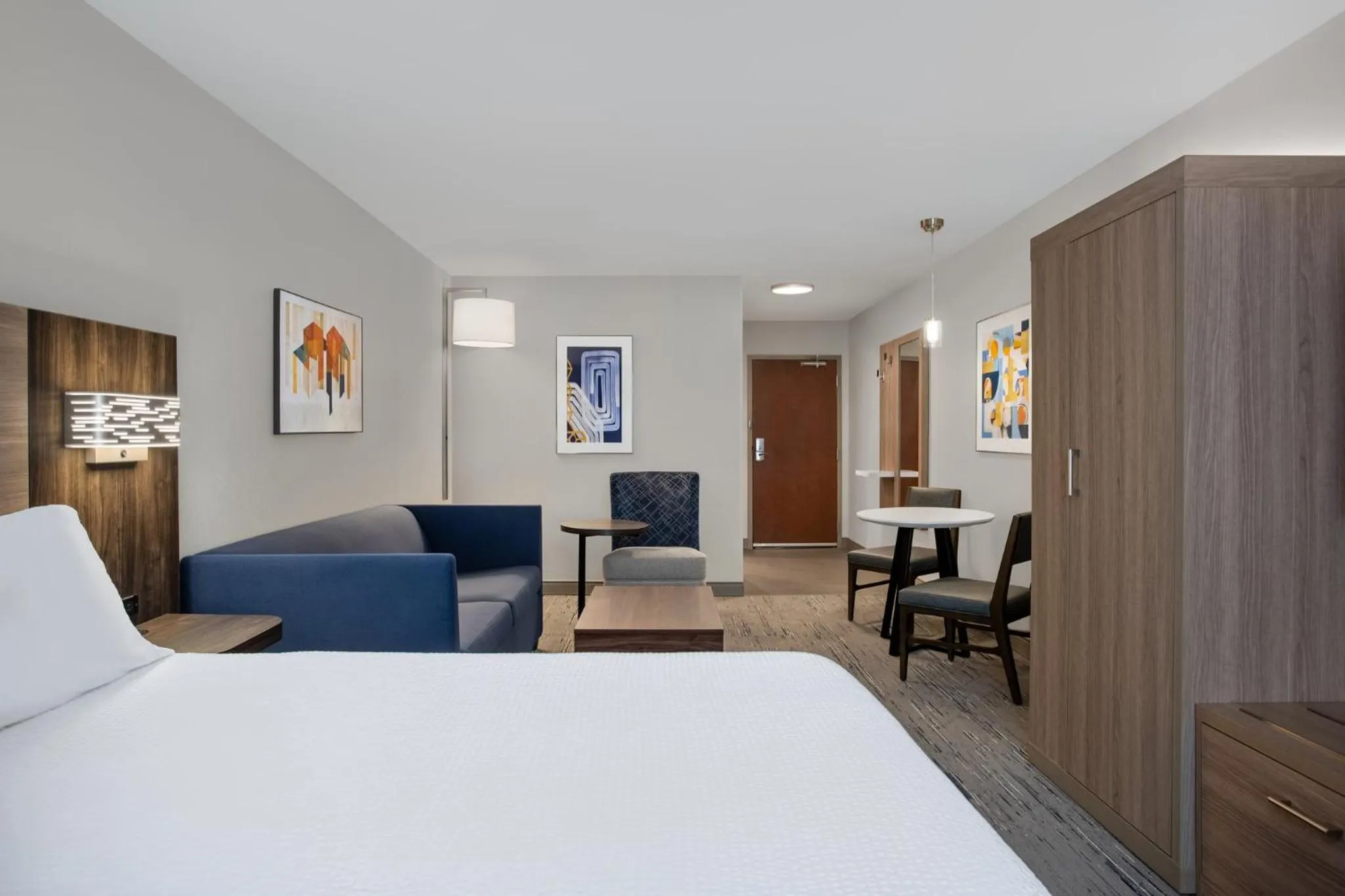 Photo of the whole room, Bed in Holiday Inn Express Hotel & Suites Terre Haute by IHG