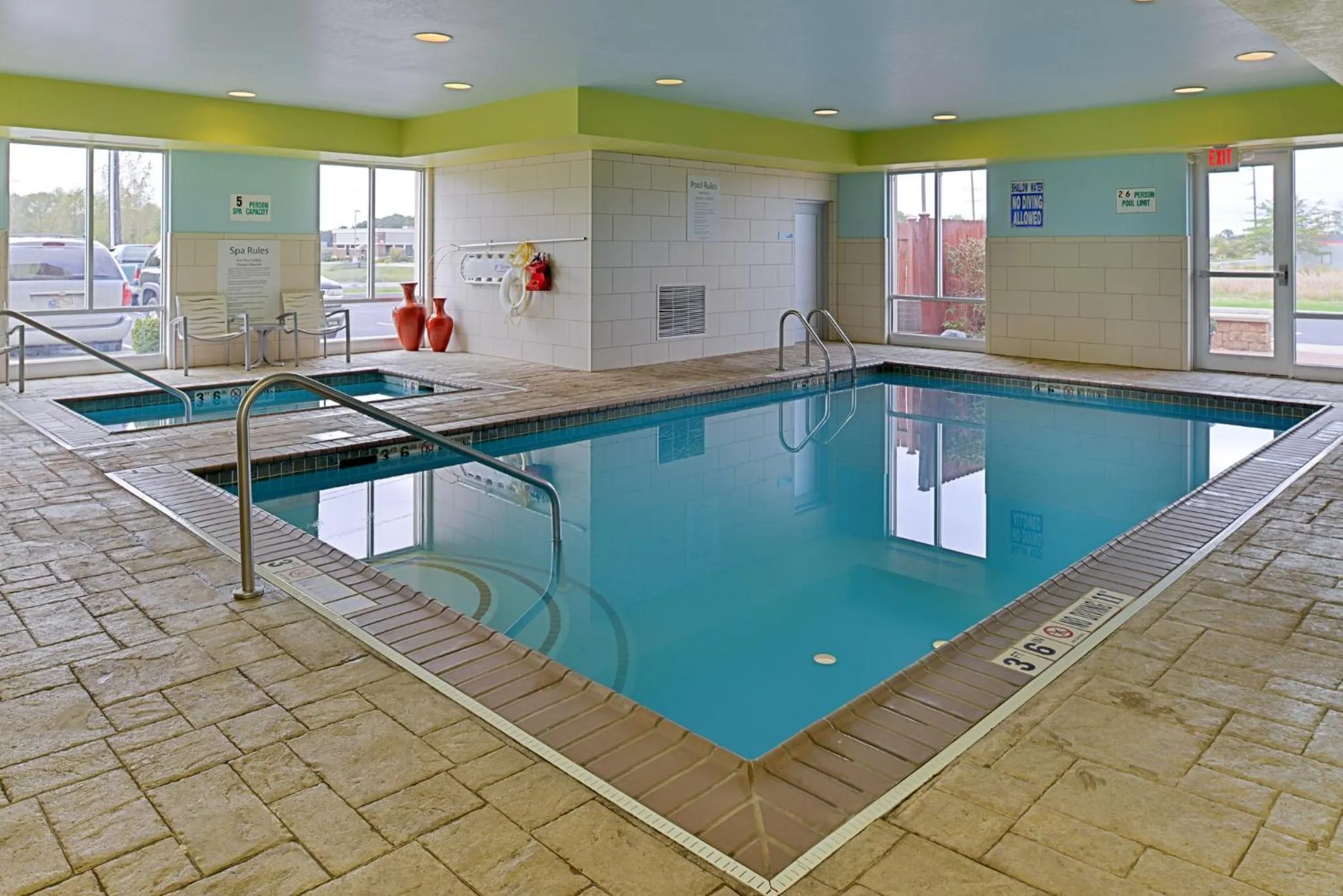 Swimming pool in Holiday Inn Express Hotel & Suites Terre Haute by IHG