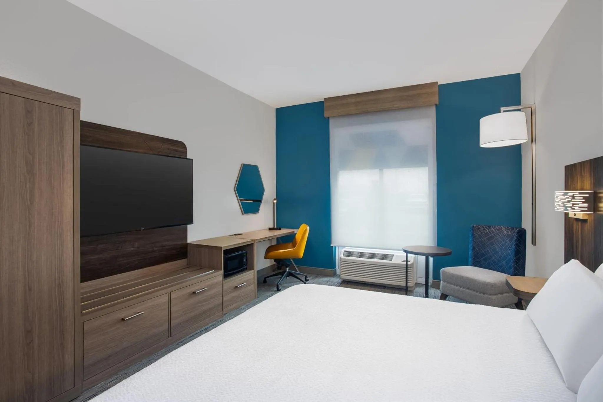 Photo of the whole room, Bed in Holiday Inn Express Hotel & Suites Terre Haute by IHG