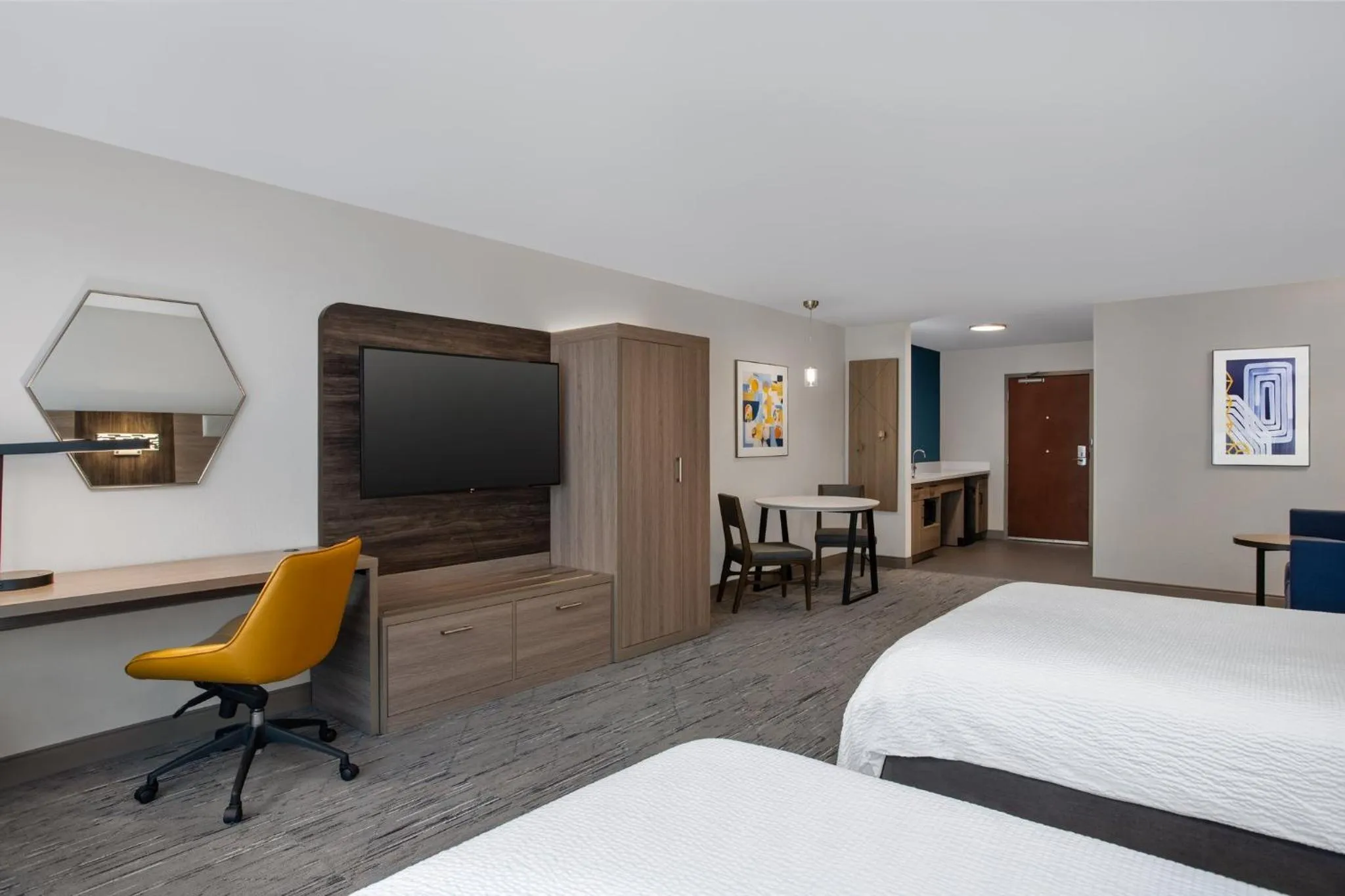 Photo of the whole room, Bed in Holiday Inn Express Hotel & Suites Terre Haute by IHG