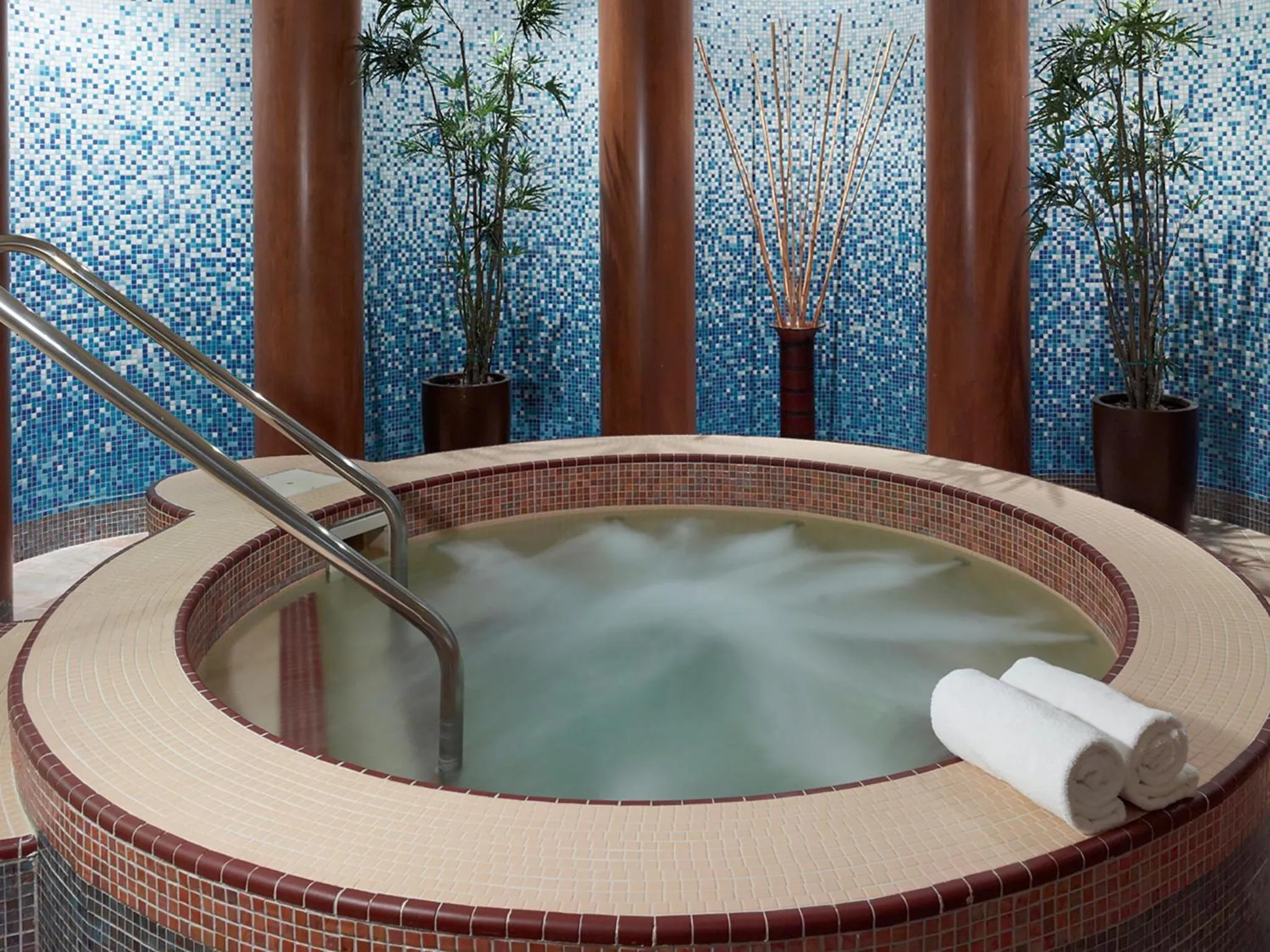 Hot Tub in Seneca Niagara Resort & Casino