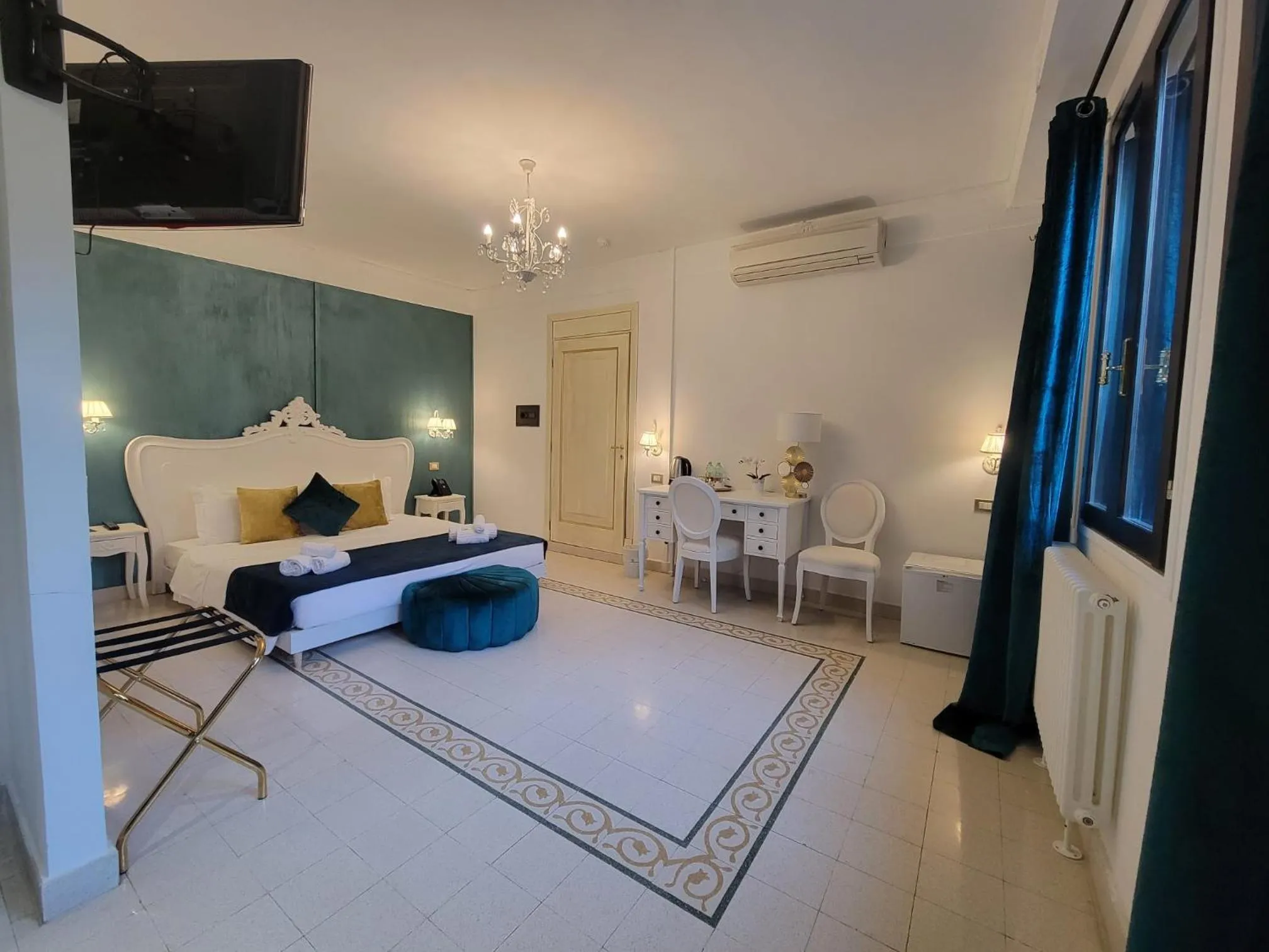 Bedroom, Bed in Contessa Arrivabene Antica Dimora