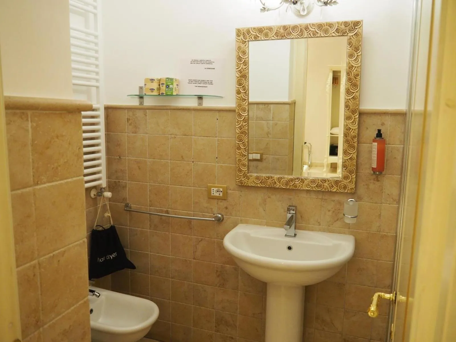 Bathroom in Contessa Arrivabene Antica Dimora