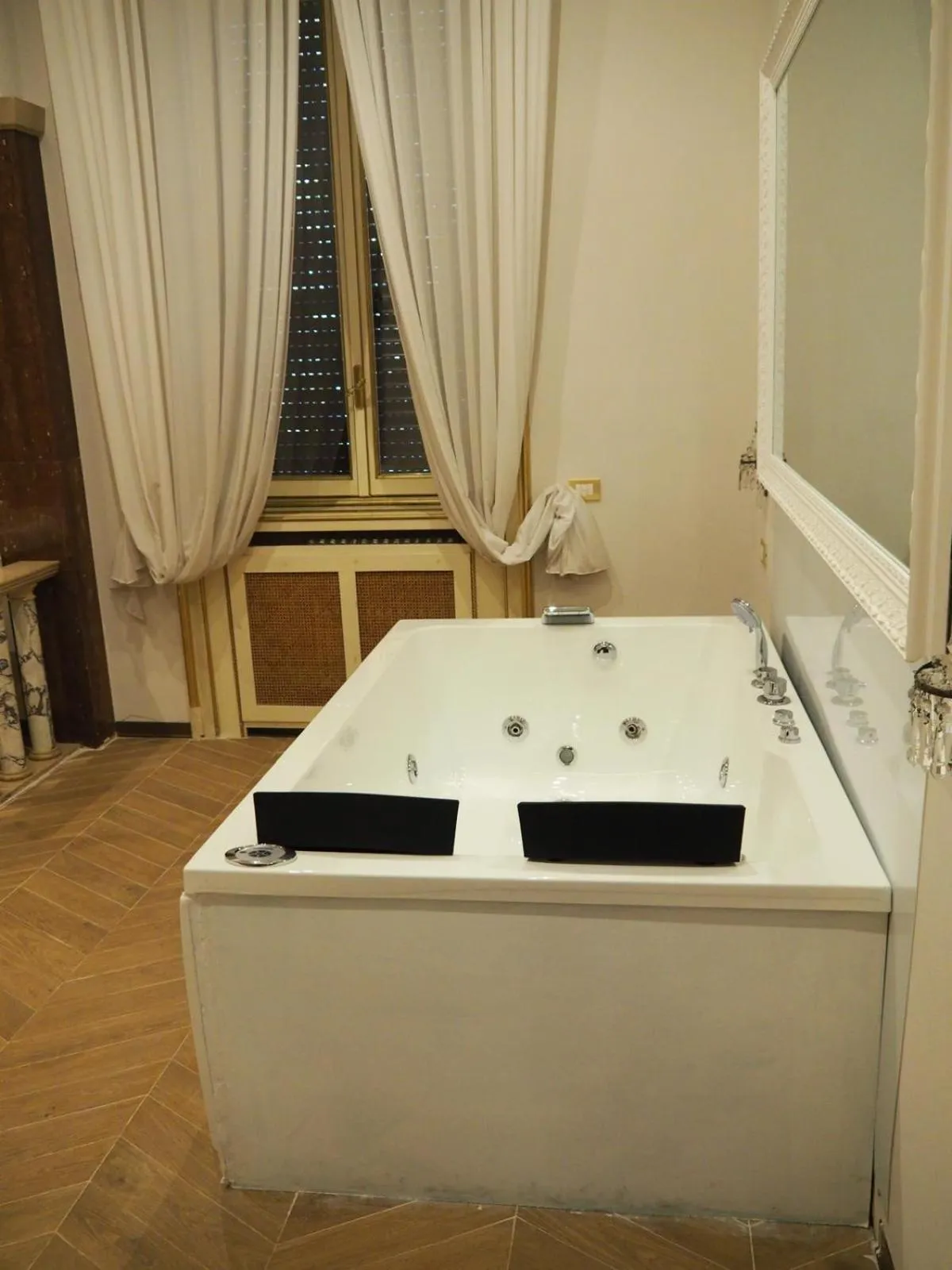 Hot Tub in Contessa Arrivabene Antica Dimora