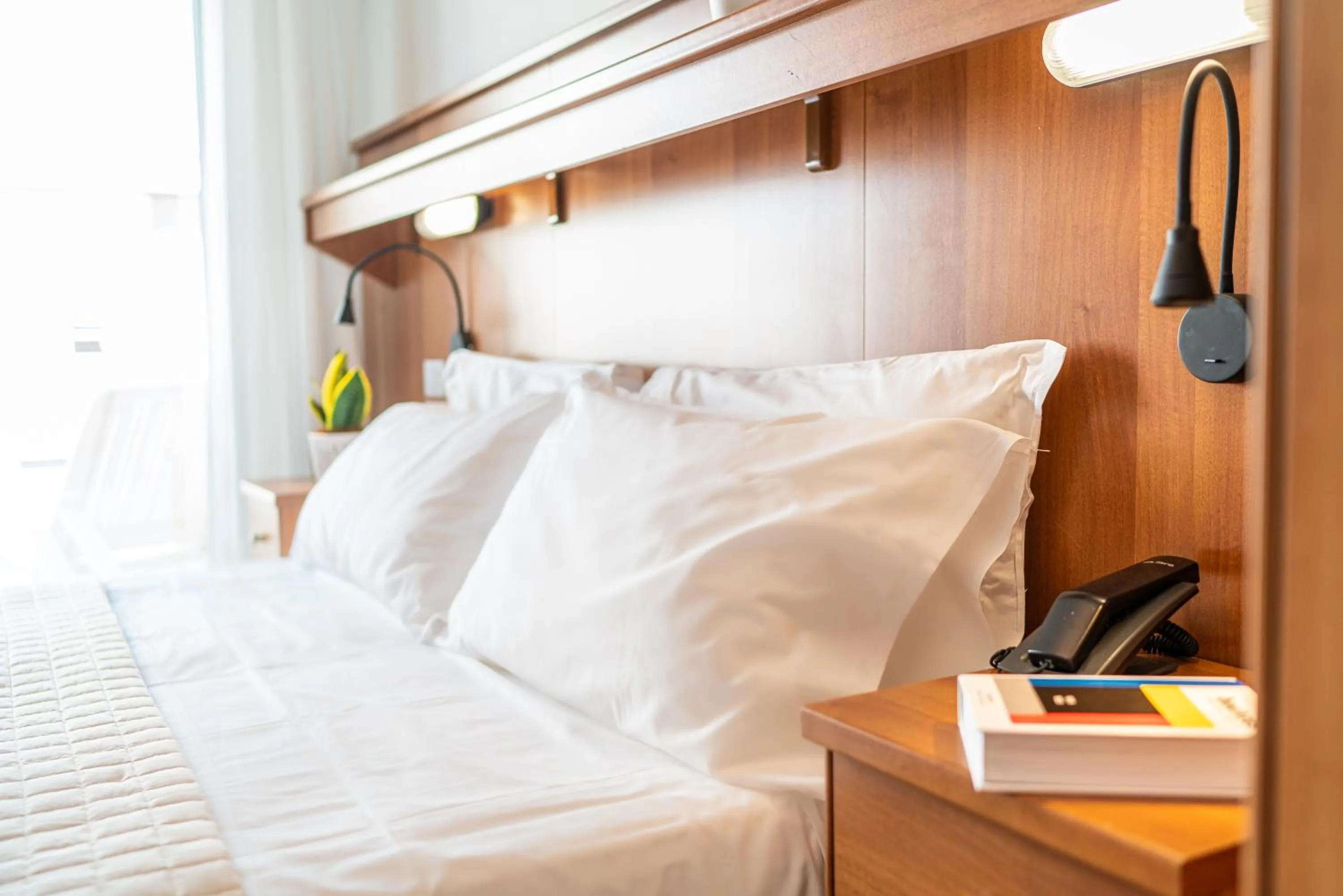 Beach, Bed in Hotel Pigalle