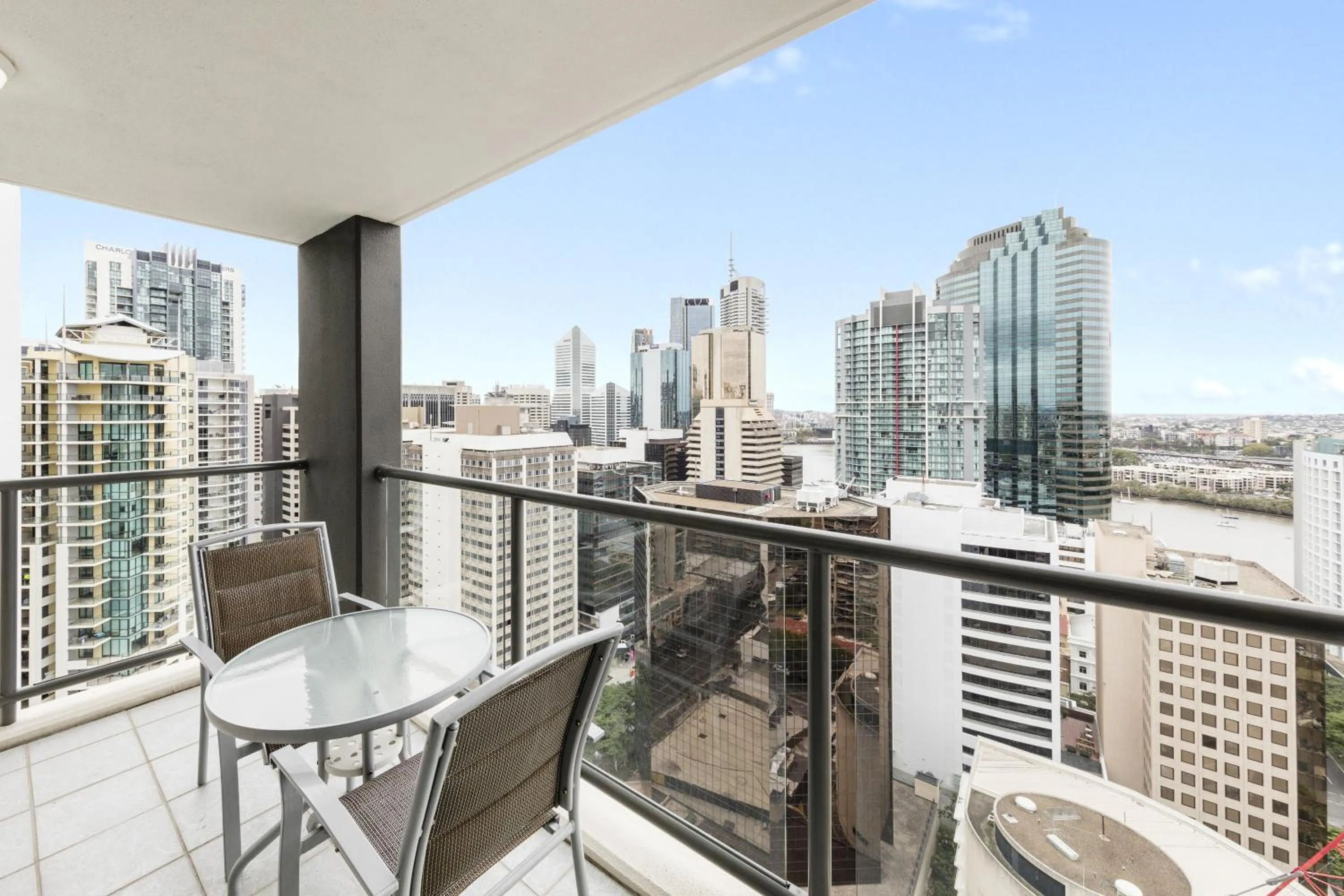 Day in Oaks Brisbane on Margaret Suites