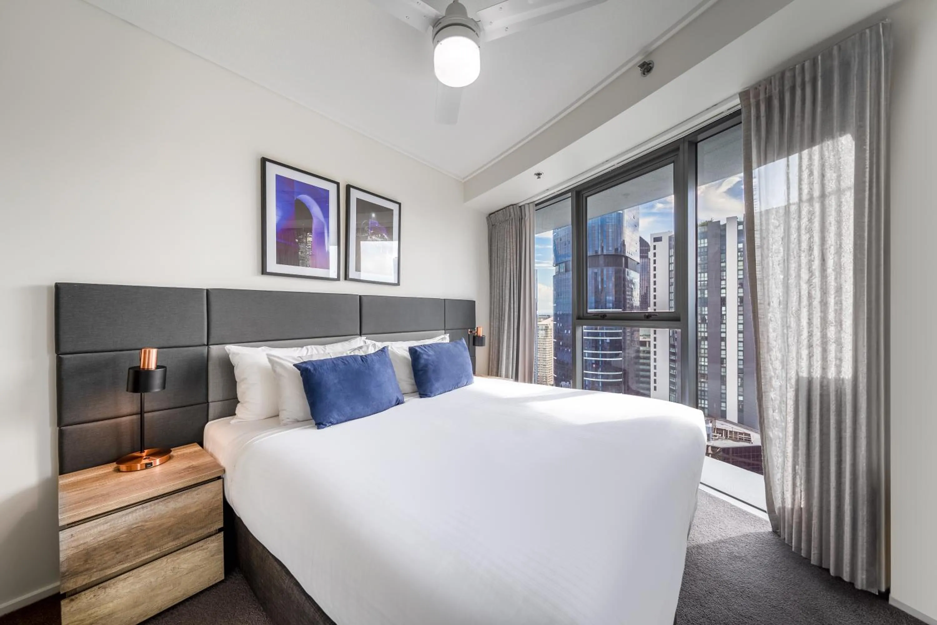 Bed in Oaks Brisbane on Felix Suites