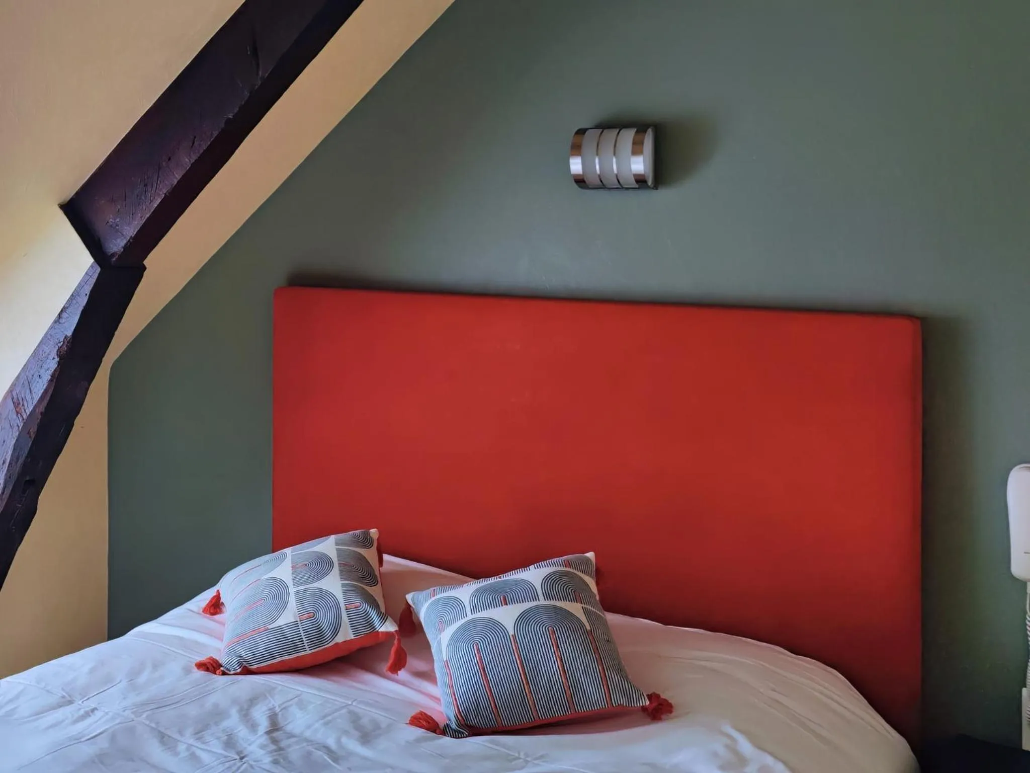 Bedroom, Bed in Hotel Beau Rivage