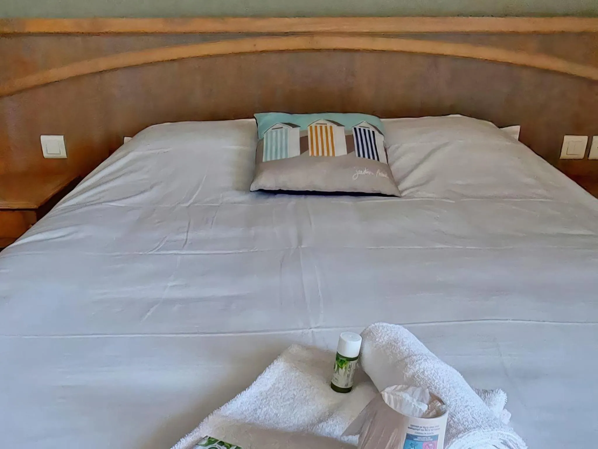 Bed in Hotel Beau Rivage