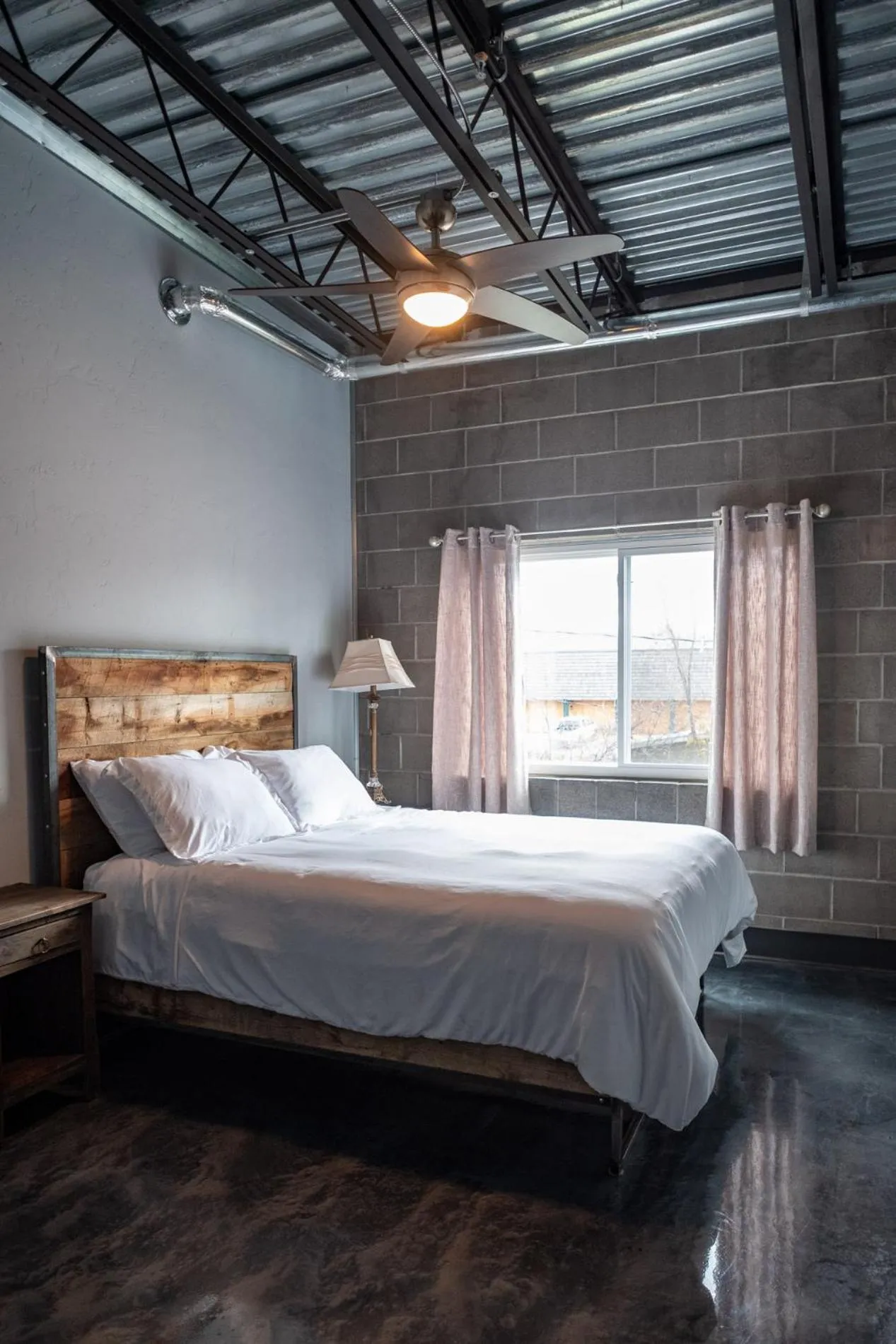 Bed in The Nelson Inn