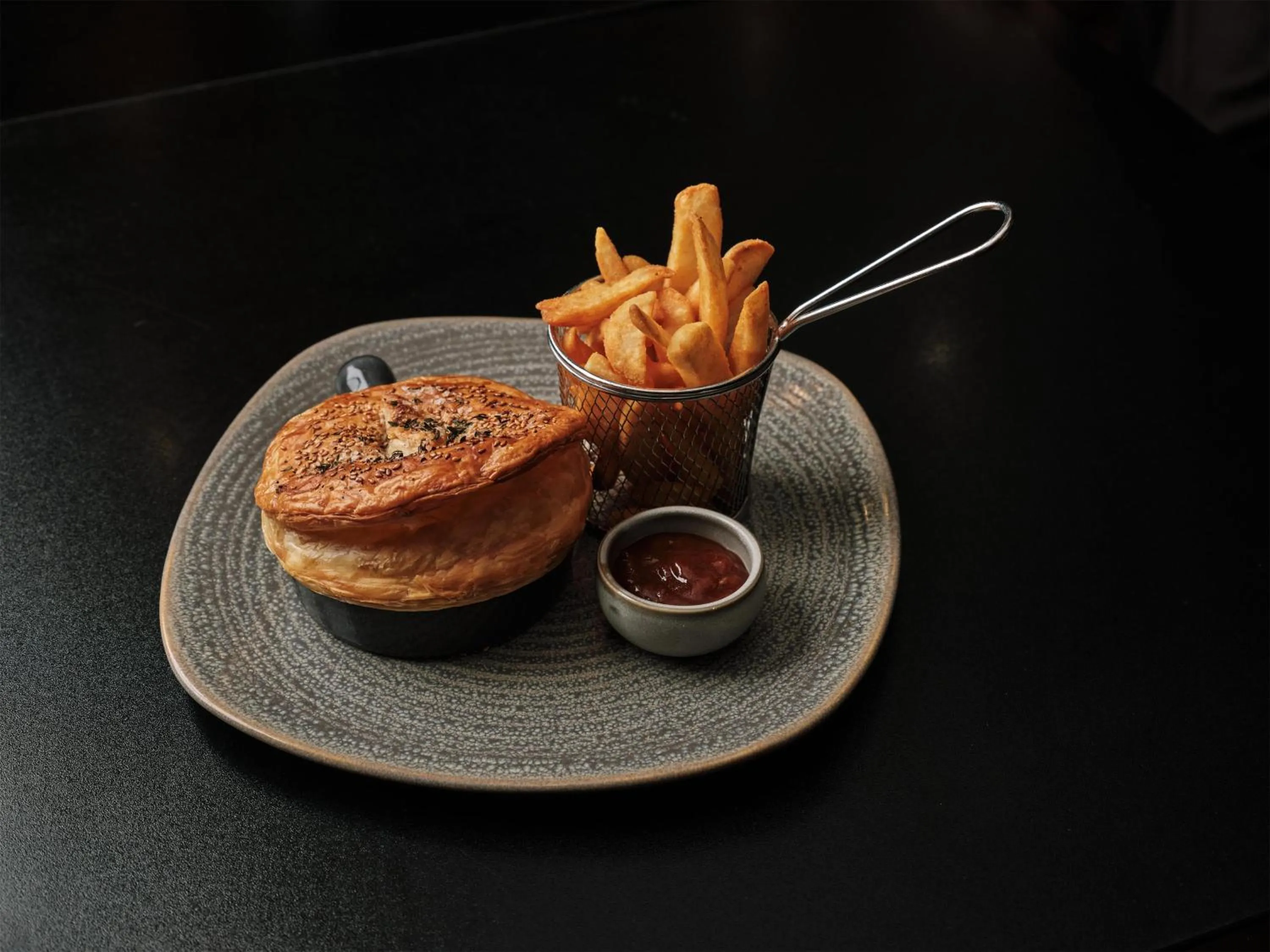 Restaurant/places to eat in Radisson On Flagstaff Gardens Melbourne