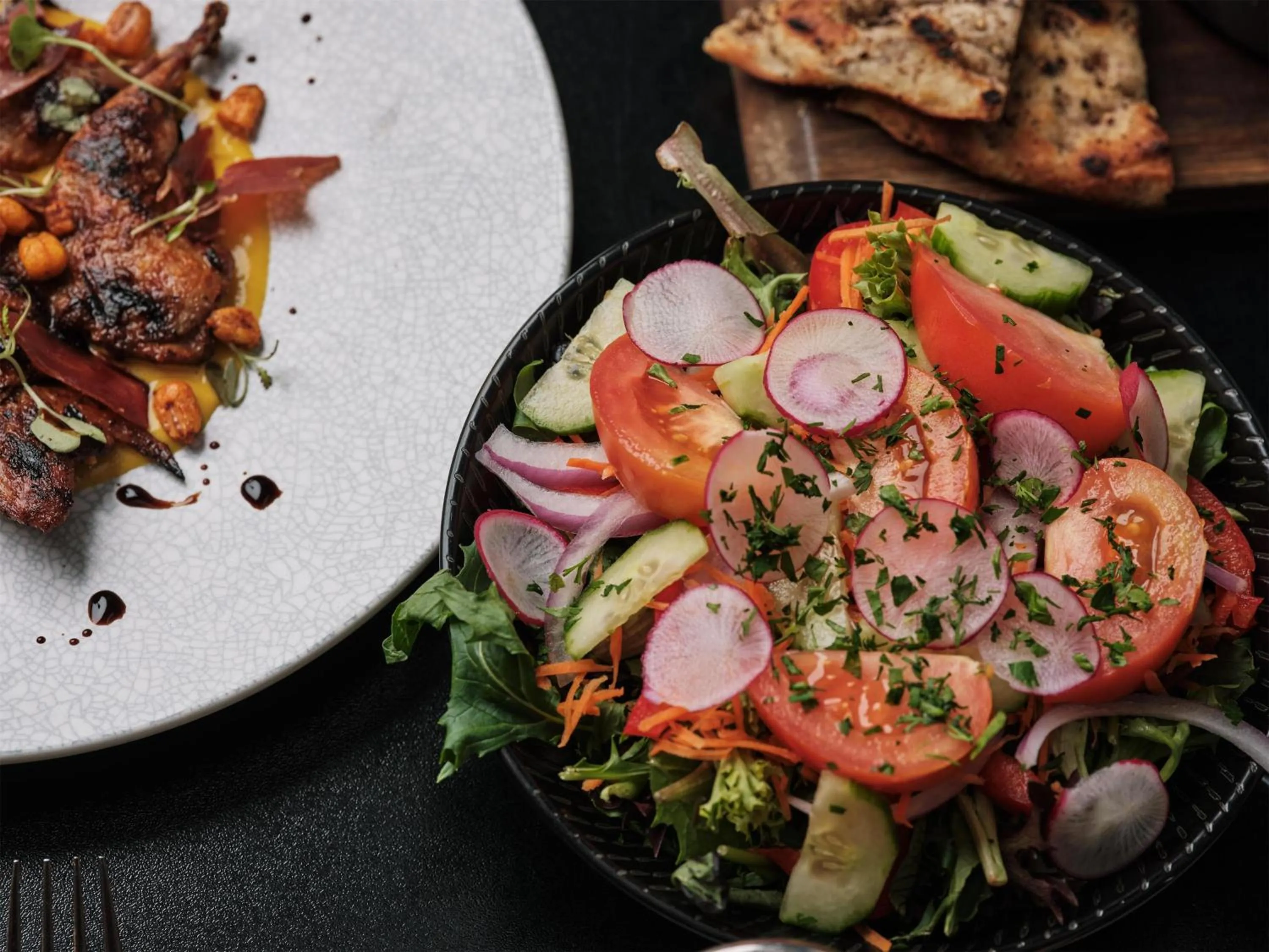 Food and drinks in Radisson On Flagstaff Gardens Melbourne