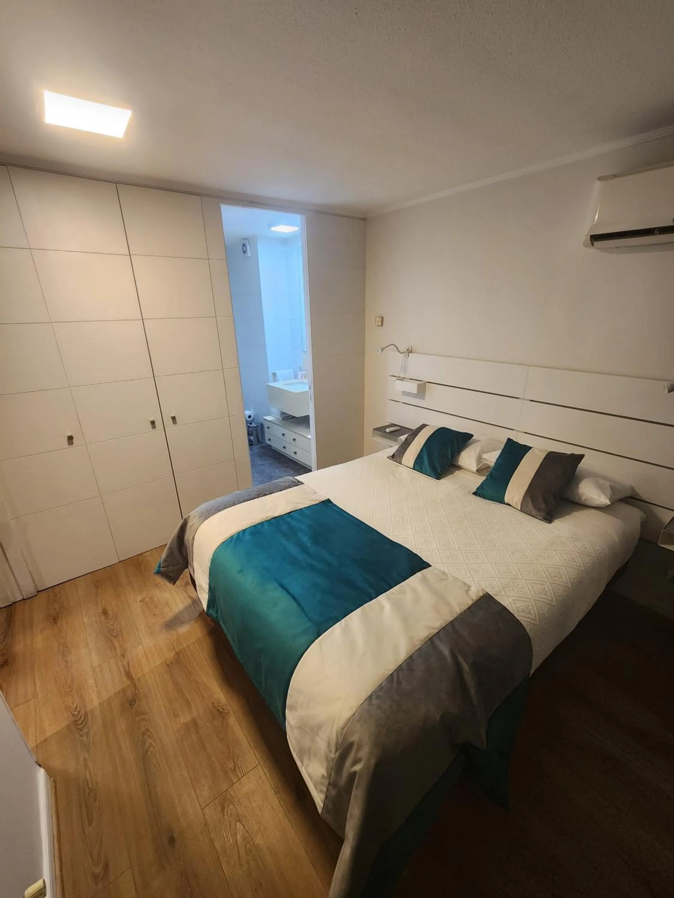 Bed in Apart Lyon Suite