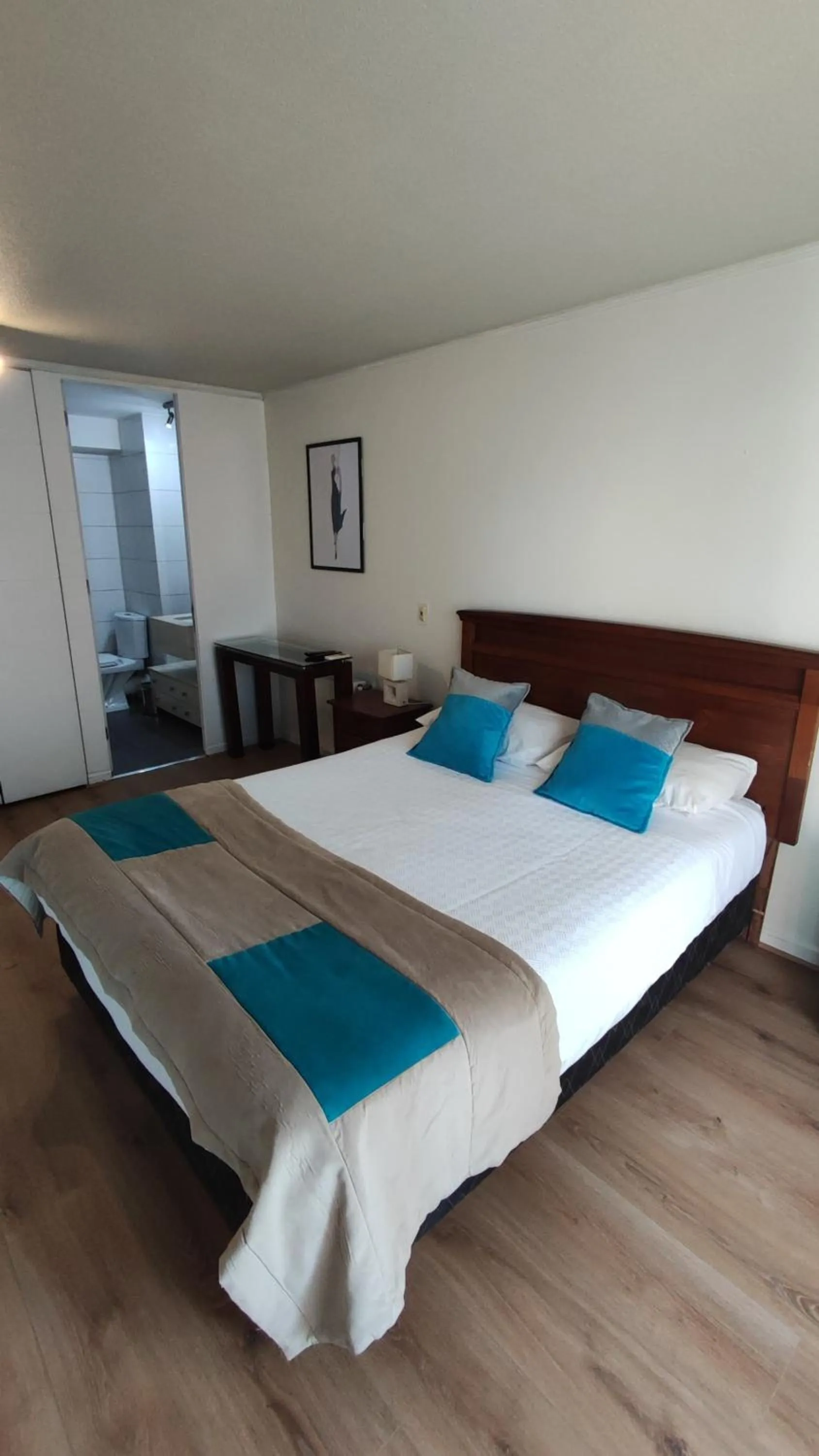 Bed in Apart Lyon Suite