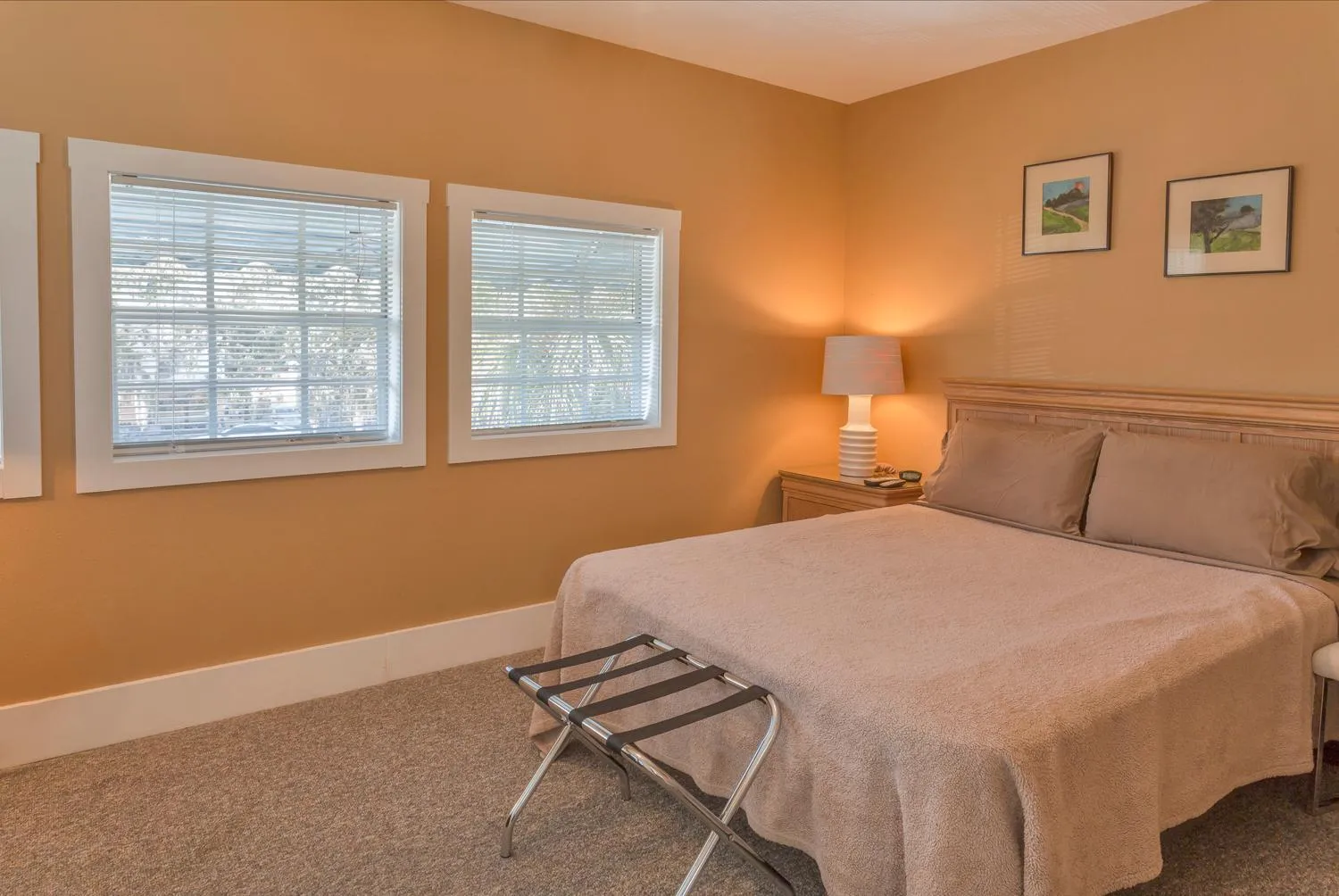 Bed in Meranova Guest Inn