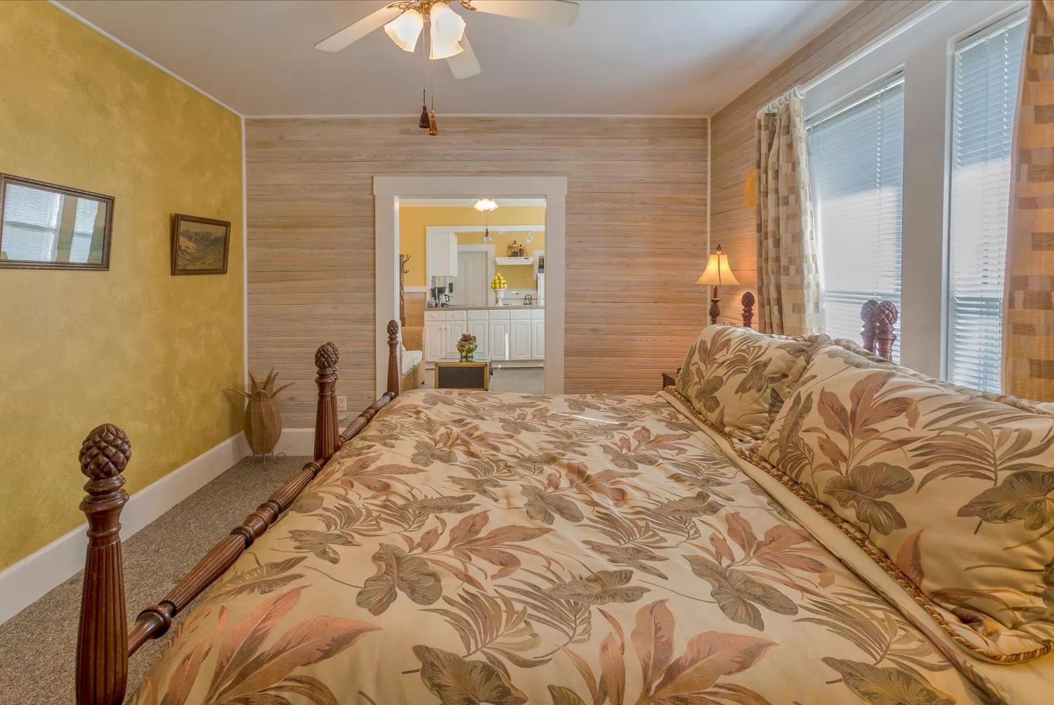 Bed in Meranova Guest Inn