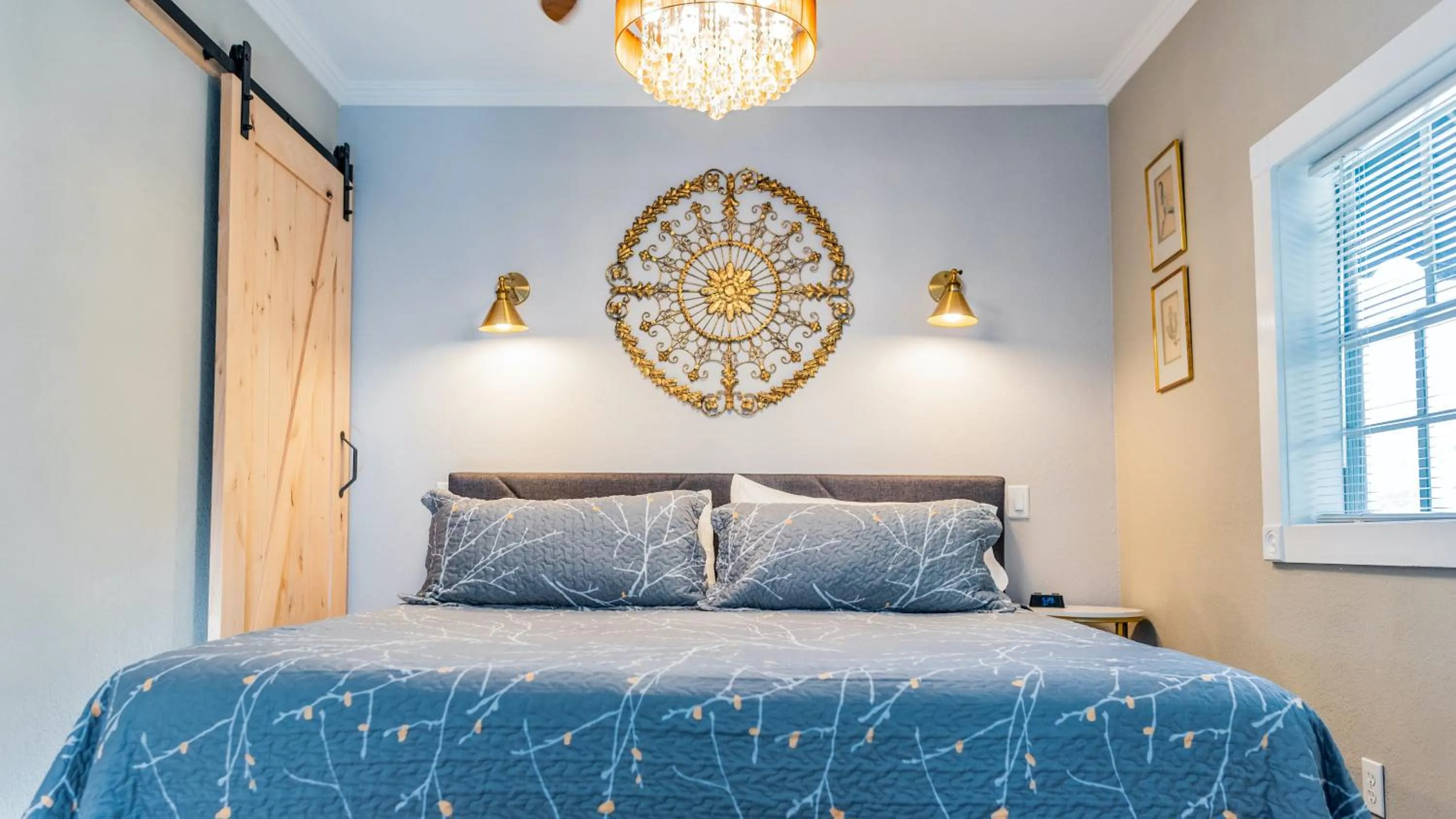 Bed in Meranova Guest Inn