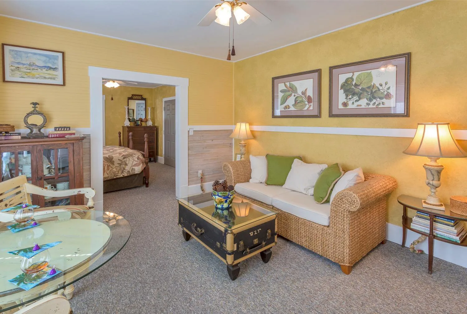 Bed in Meranova Guest Inn