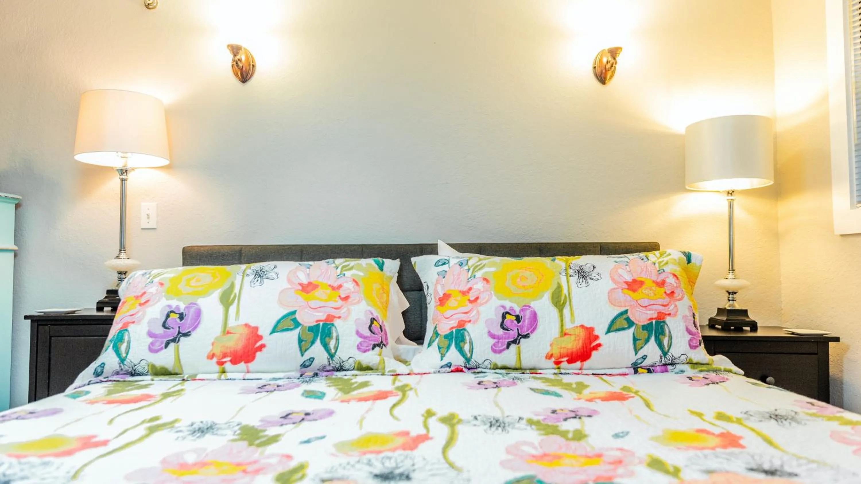 Bed in Meranova Guest Inn