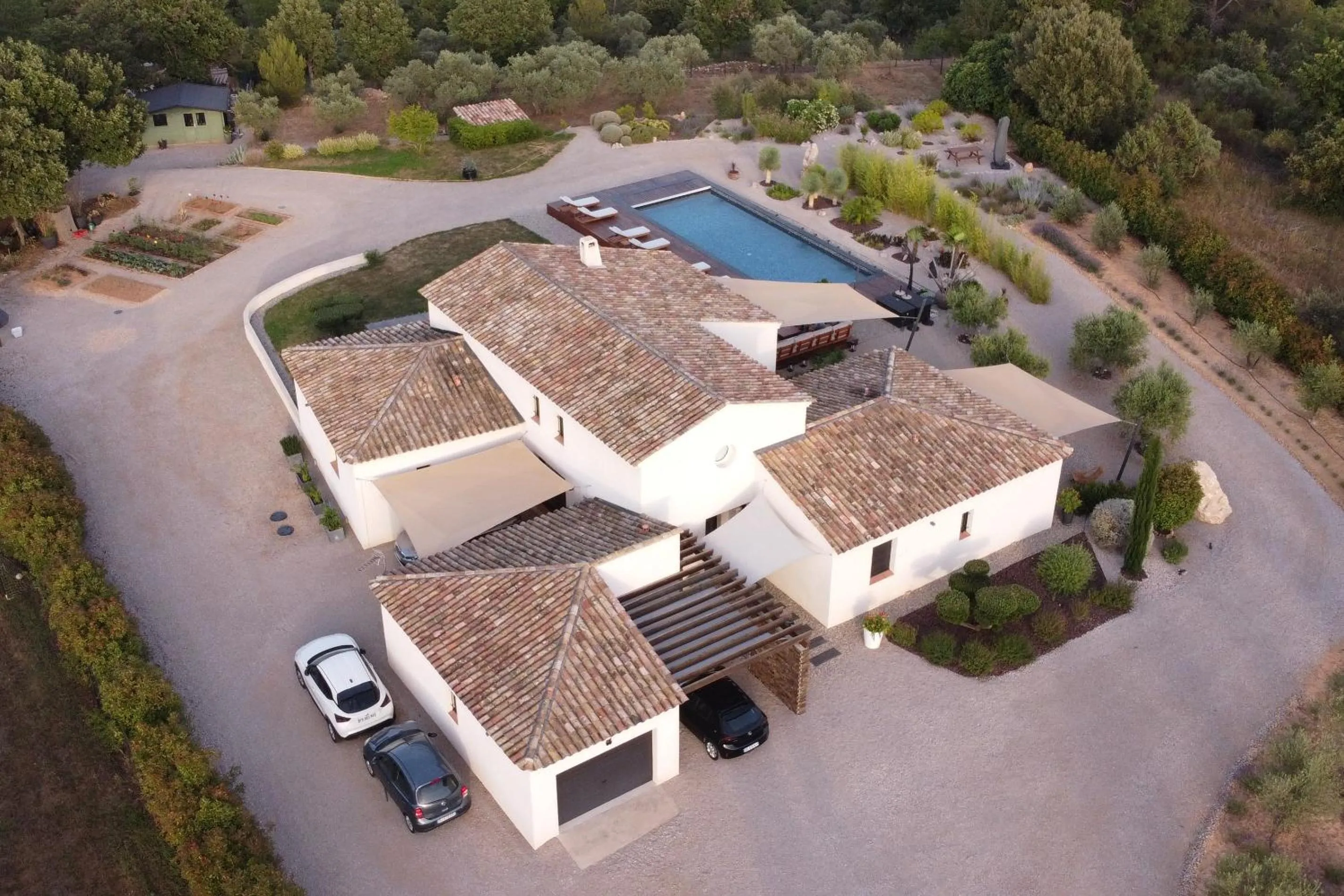 Property building in Villa Otilia-Bed and Breakfast-Chambres d'hôtes en Provence