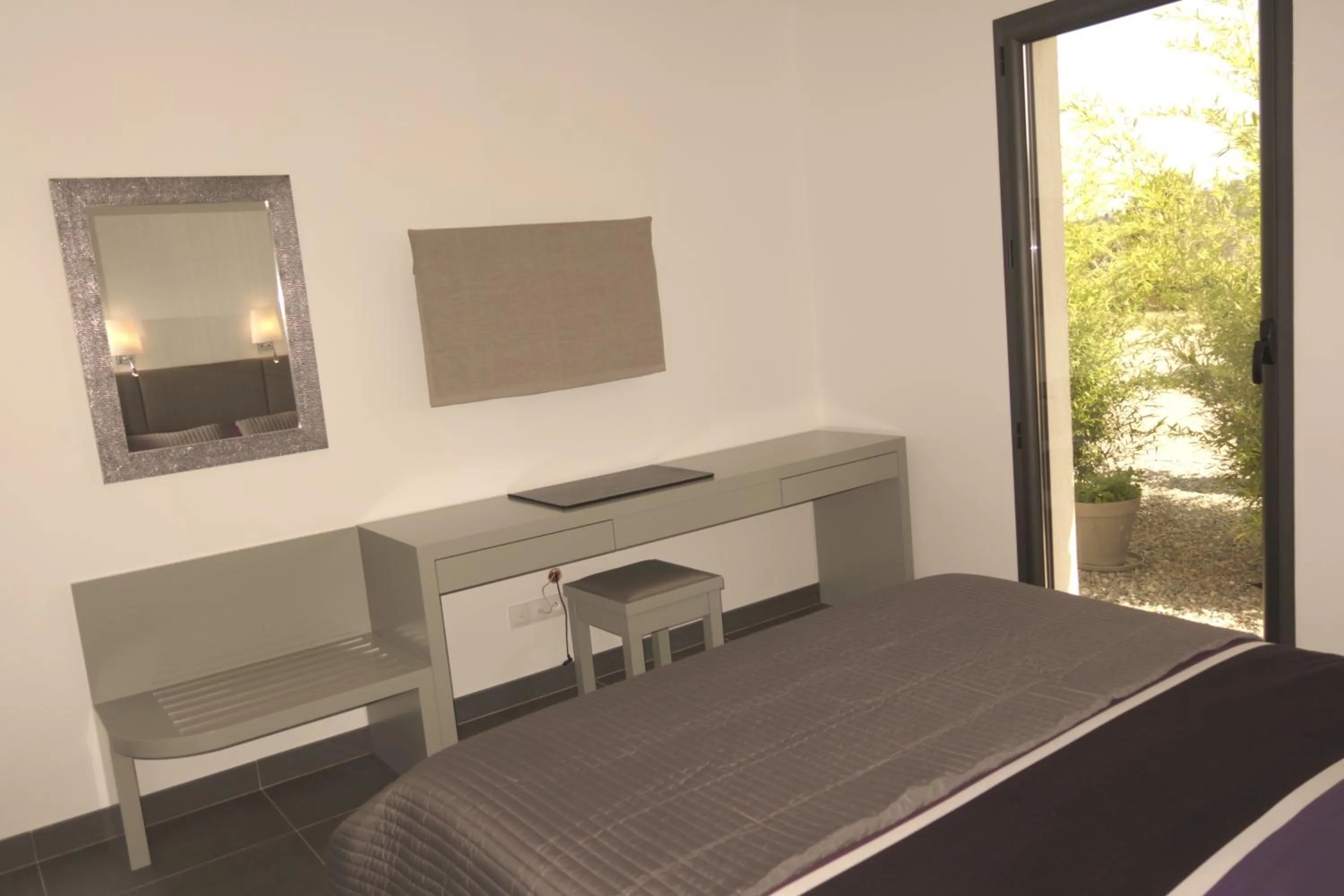 Bed in Villa Otilia-Bed and Breakfast-Chambres d'hôtes en Provence