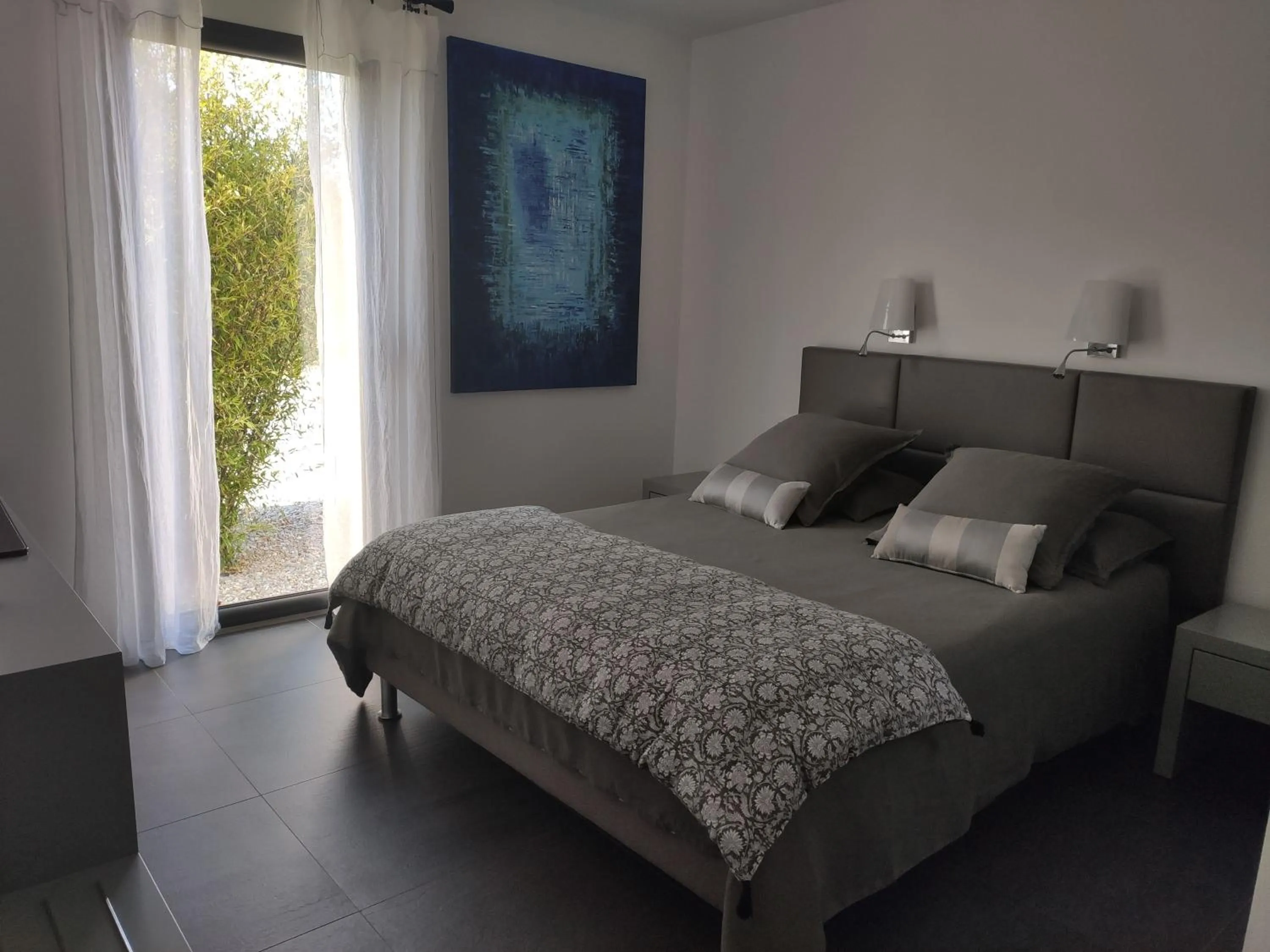 Bed in Villa Otilia-Bed and Breakfast-Chambres d'hôtes en Provence