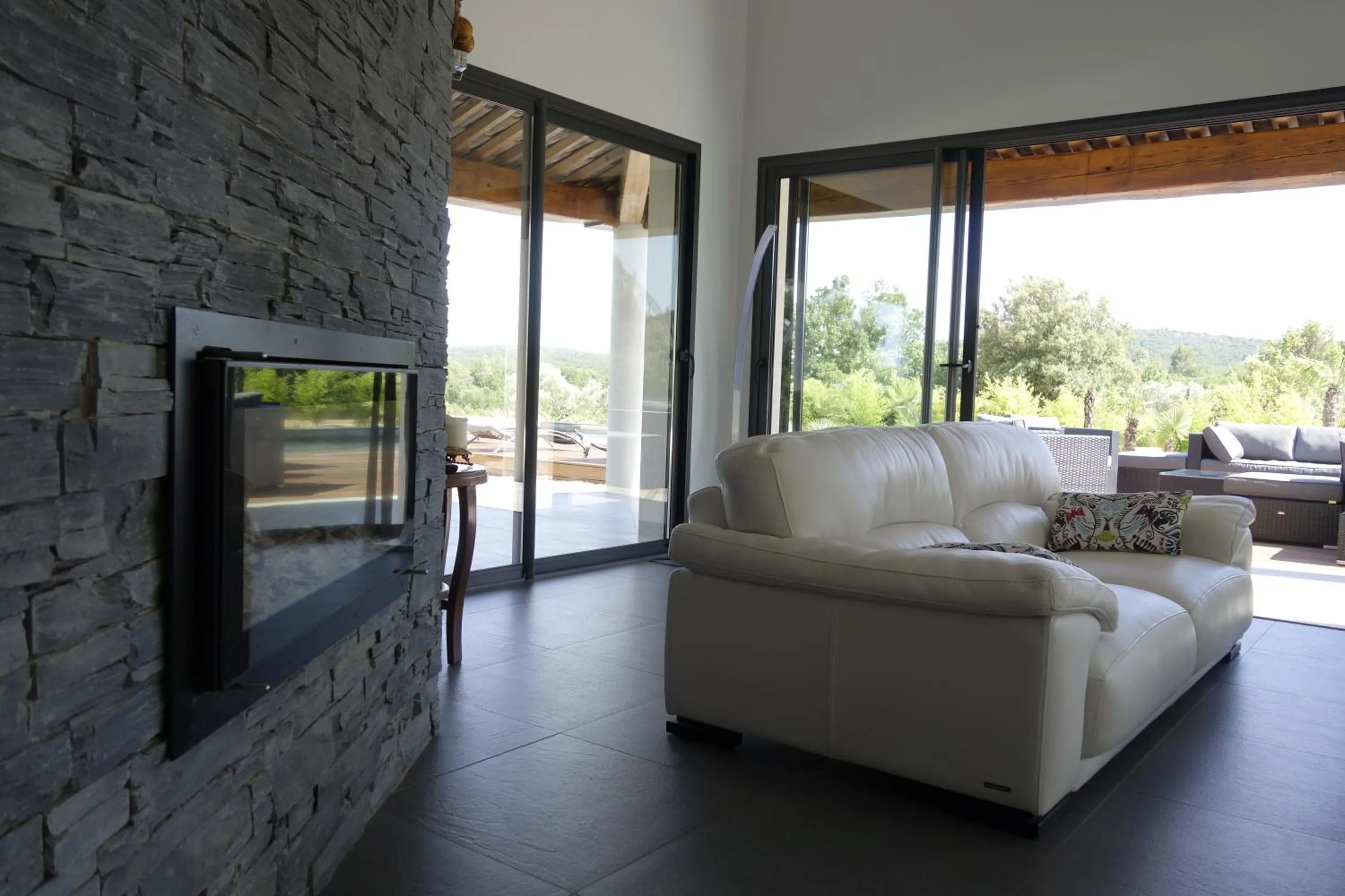 Patio in Villa Otilia-Bed and Breakfast-Chambres d'hôtes en Provence