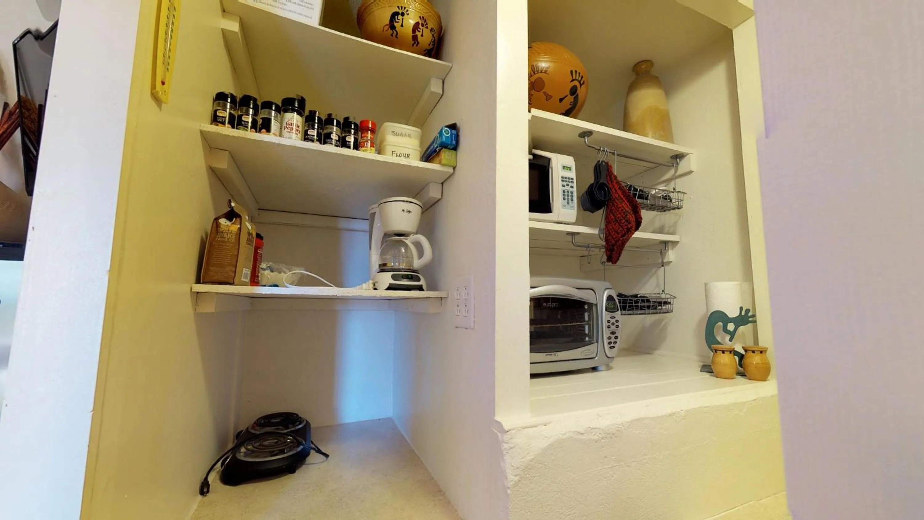 Kitchen or kitchenette in Hot Tub, Kokopelli Kabyn, Cute and Cozy!