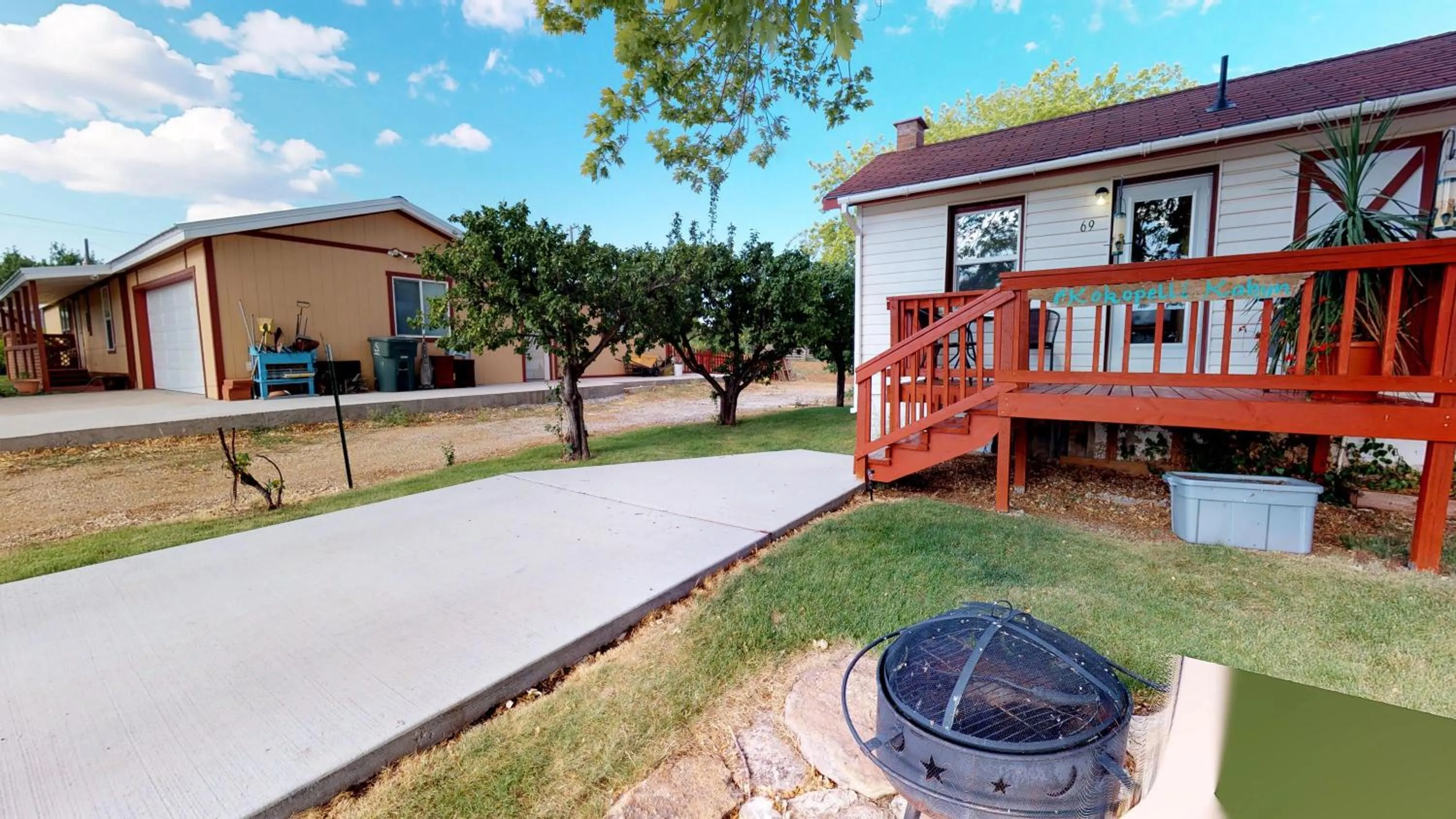 Facade/entrance in Hot Tub, Kokopelli Kabyn, Cute and Cozy!
