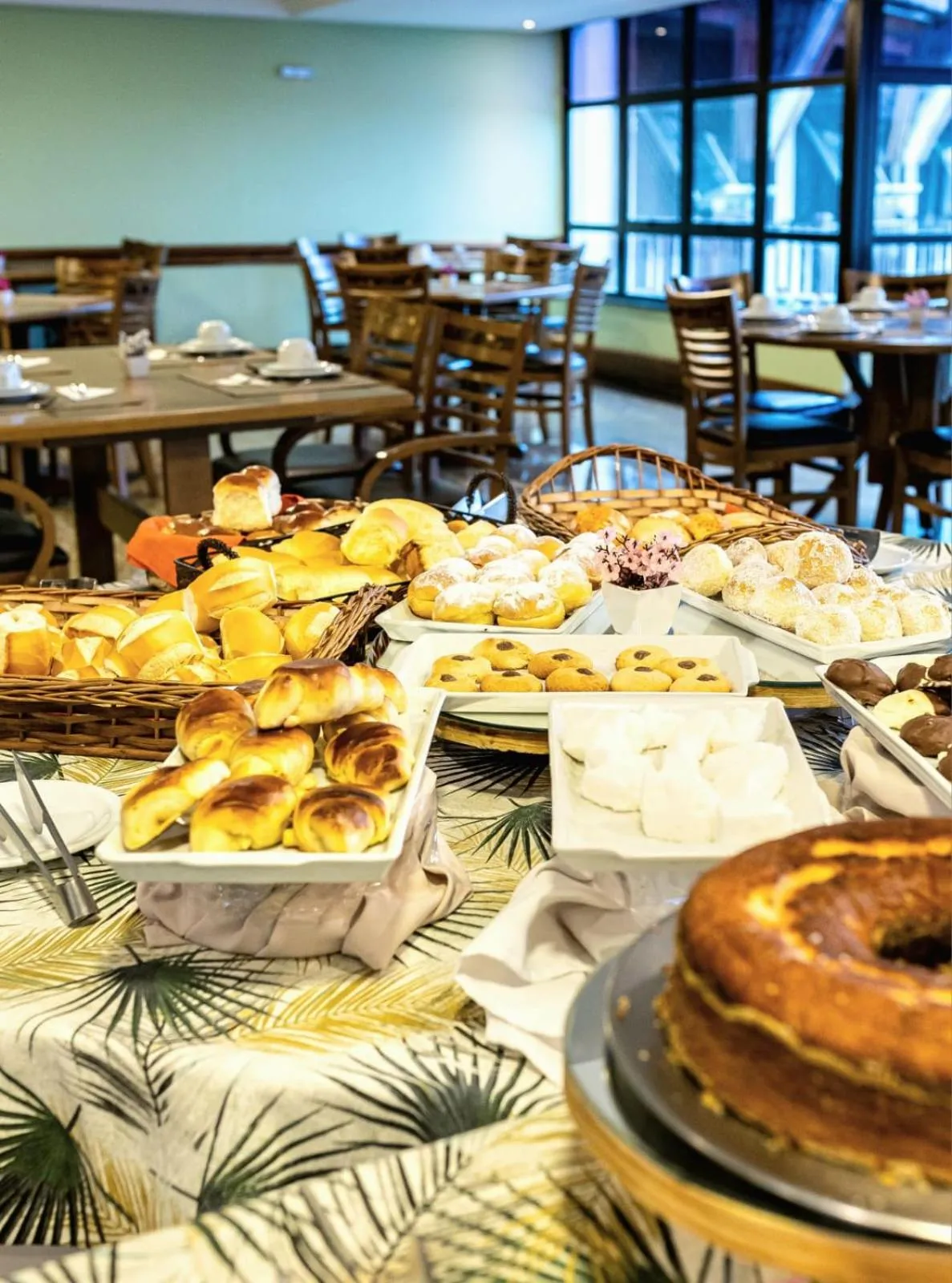 Restaurant/places to eat in Hotel Home Green Home