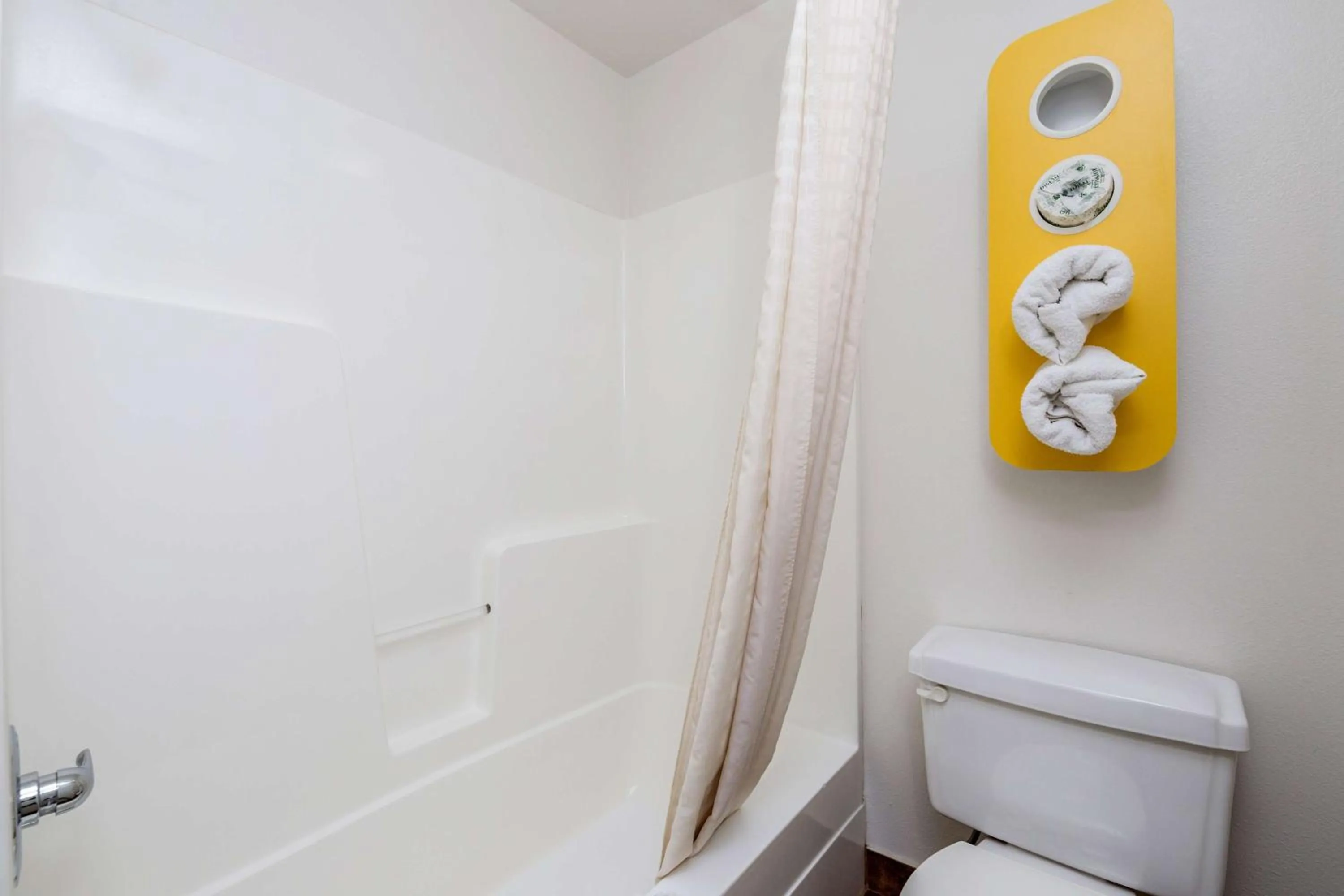 Toilet in Motel 6-Waterloo, IA