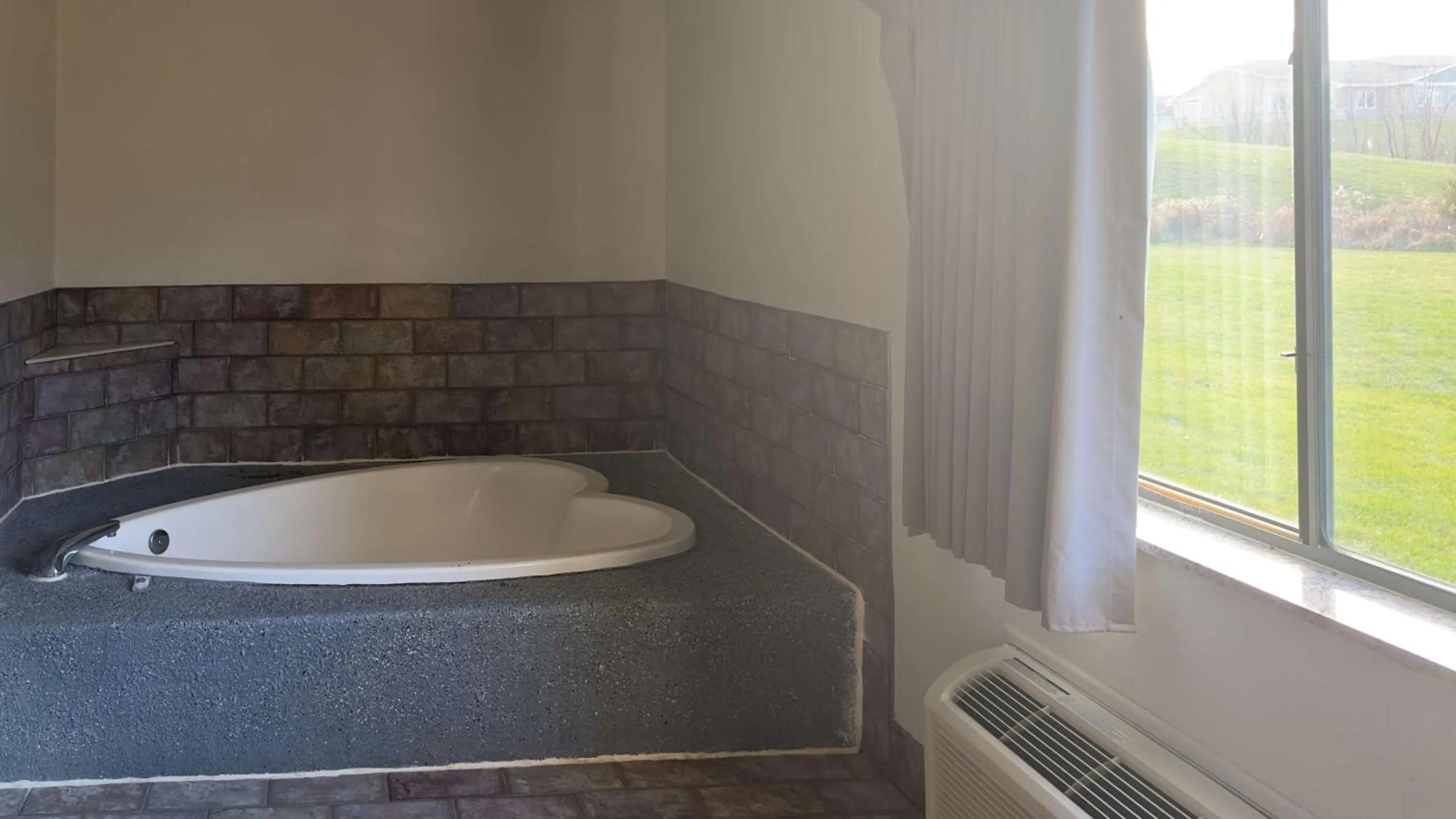 Bedroom in Motel 6-Waterloo, IA